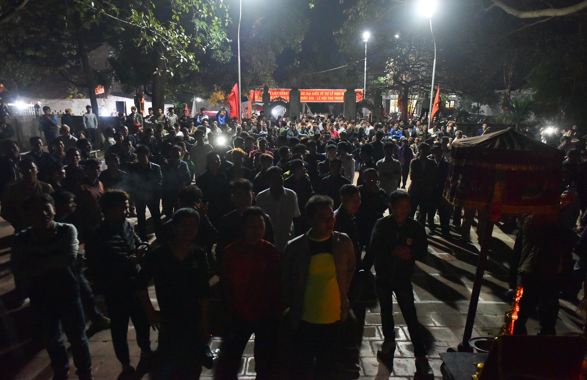 Le hoi linh tinh tinh phoc anh 12