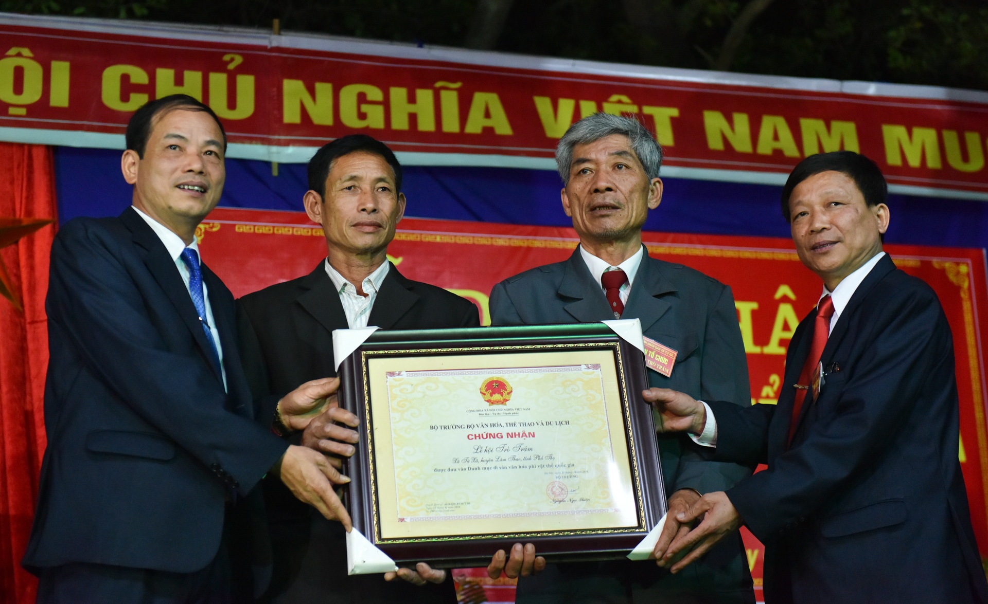 Le hoi linh tinh tinh phoc anh 2