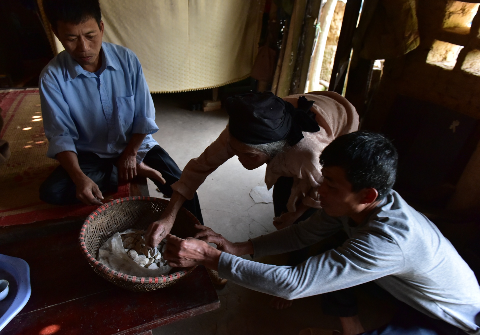 Nhung nguoi an dat anh 1