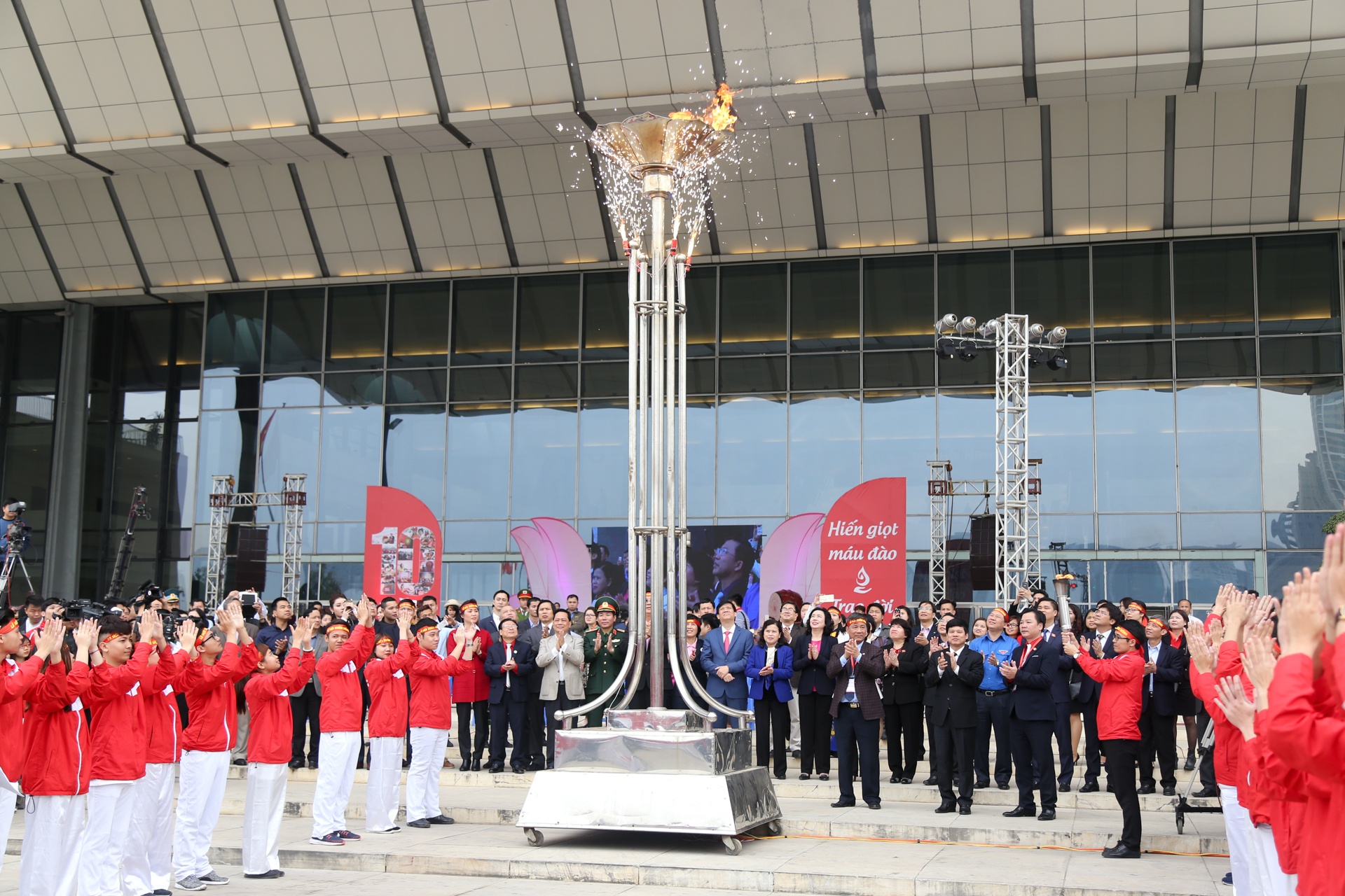 Le hoi xuan hong 2017 anh 2