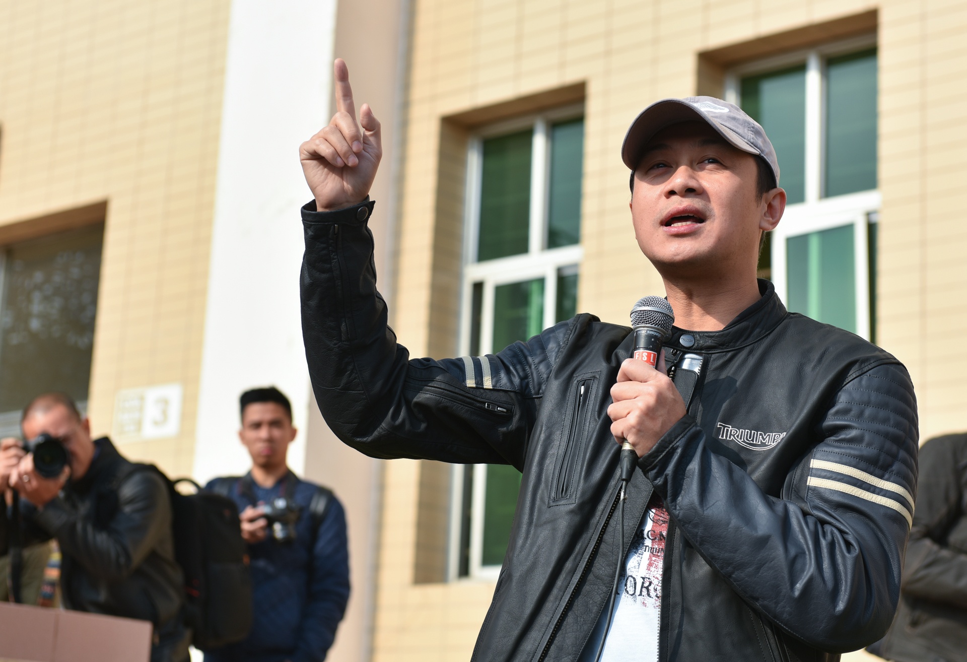 dieu hanh tuong nho tran lap anh 2