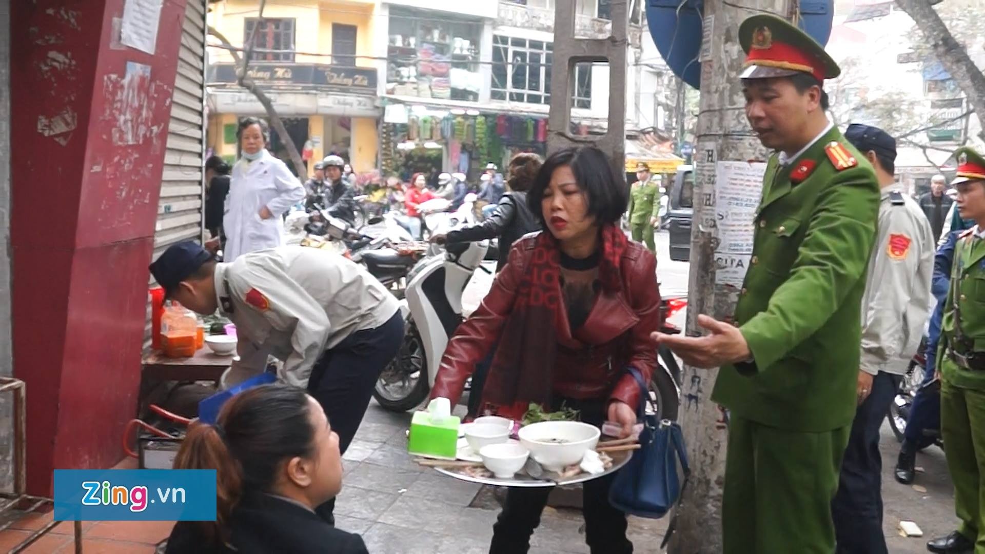 Dan pho co om bat chay khi doan lien nganh toi dep via he hinh anh