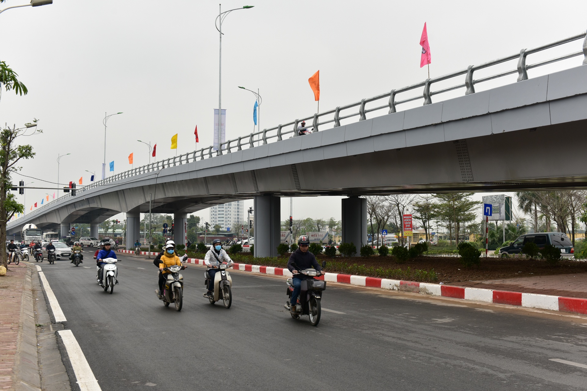 cau vuot tram ty o nut giao Co Linh anh 6