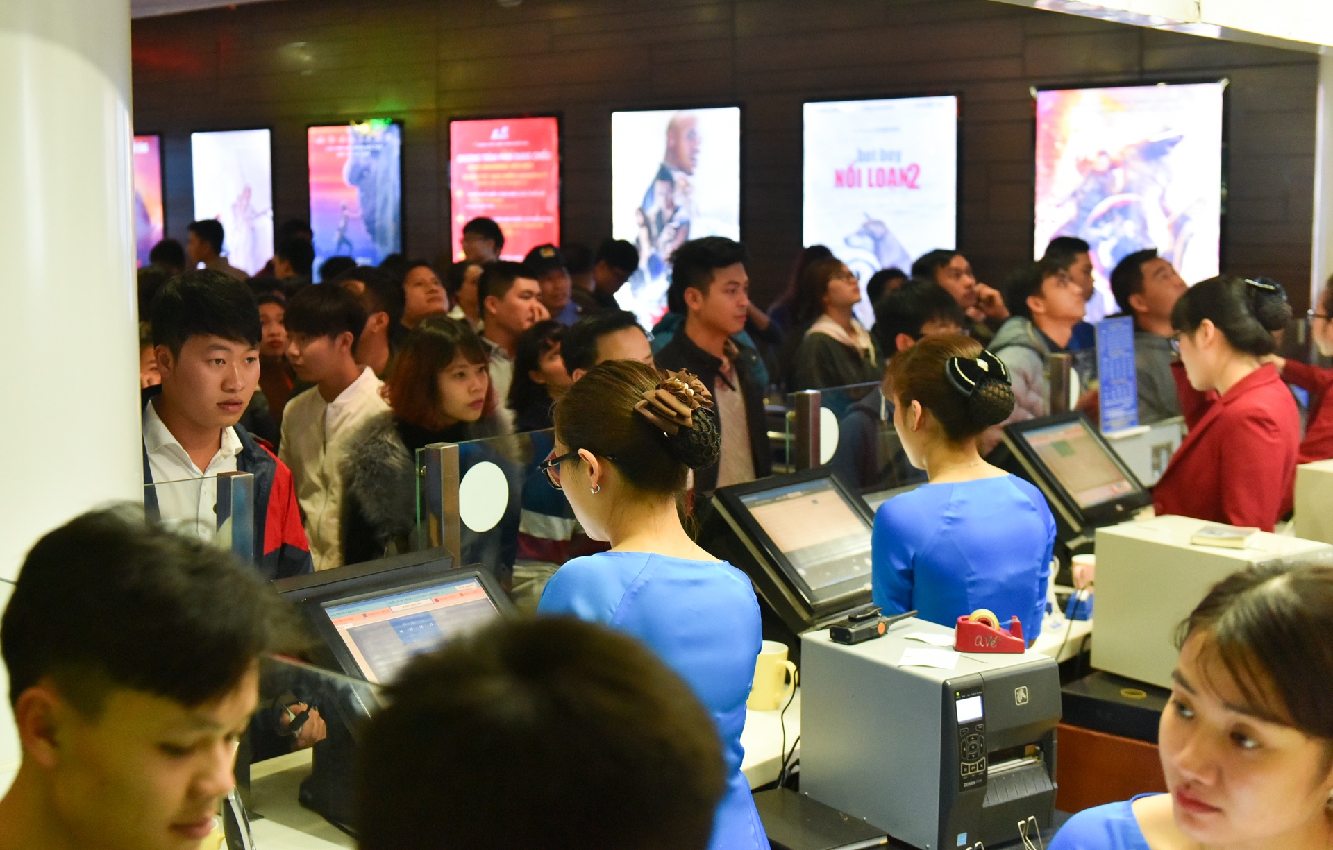 Khan gia chen chan mua ve 'Kong: Dao dau lau' ngay cuoi tuan hinh anh