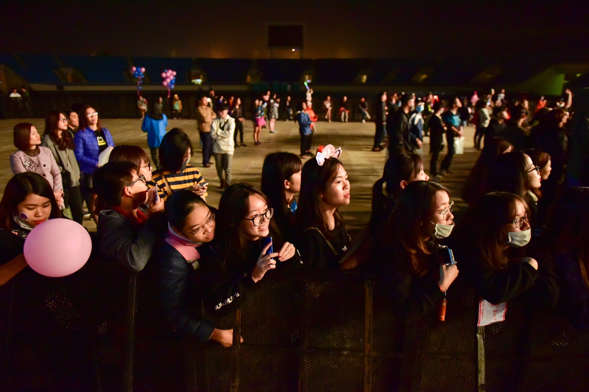 đêm nhạc Hàn tại Mỹ Đình mở cửa tự do ảnh 5 dem nhac Han tai My Dinh mo cua tu do anh 5