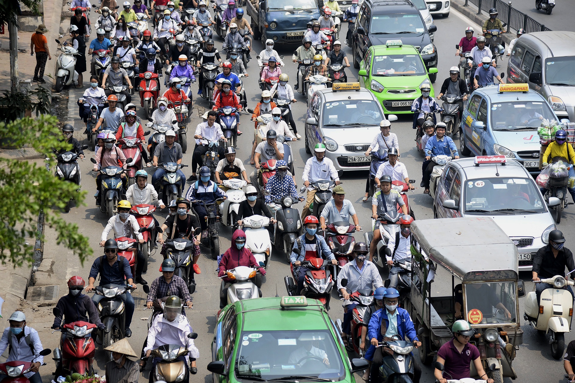 nắng nóng đầu mùa ở Hà Nội ảnh 1 nang nong dau mua o Ha Noi anh 1