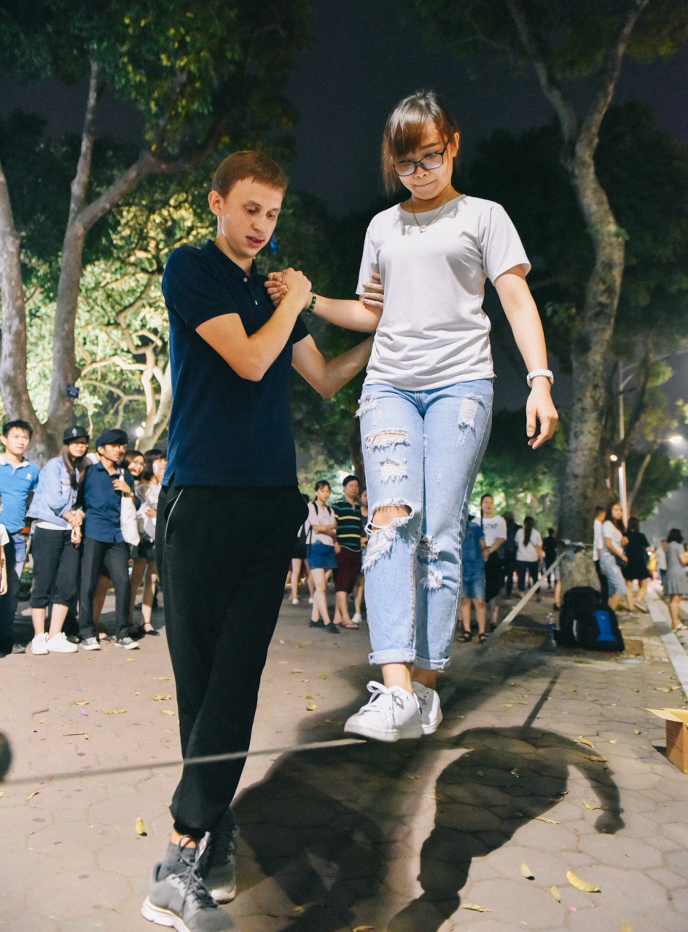 kiem song o pho di bo anh 2