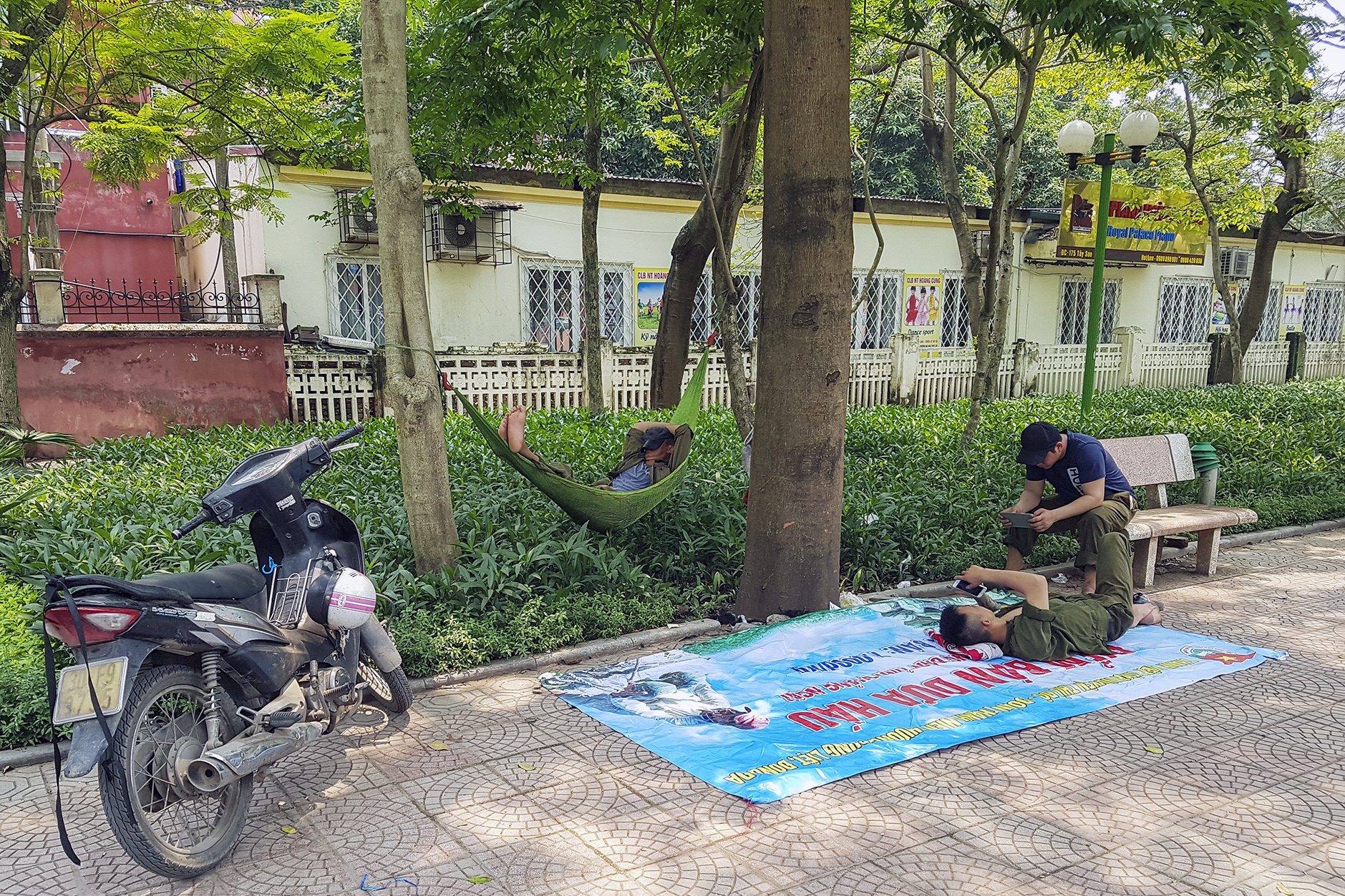 nắng nóng đầu mùa ở Hà Nội ảnh 5 nang nong dau mua o Ha Noi anh 5