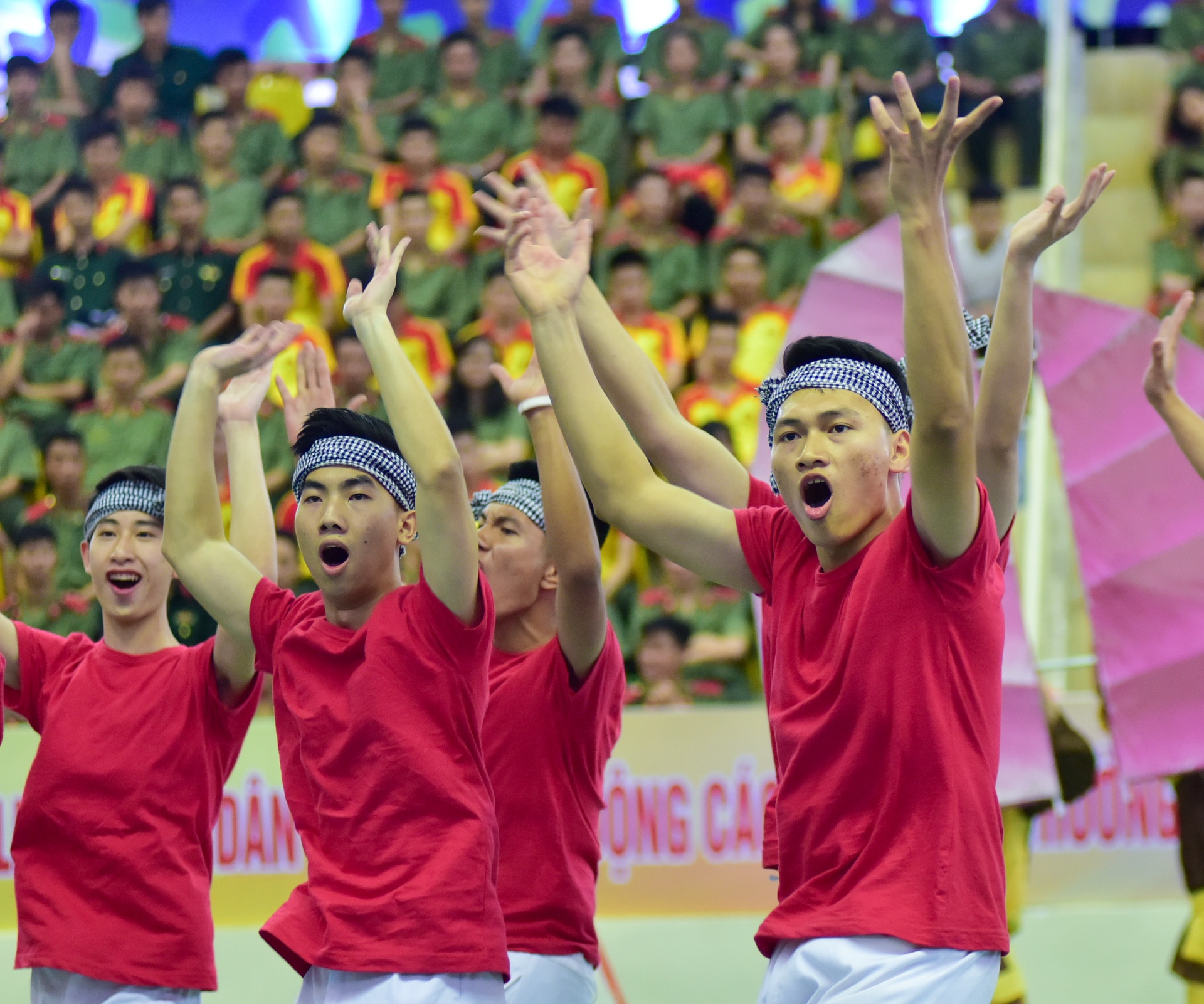 Nữ công an tương lai nhảy dân vũ  ảnh 3 Nu cong an tuong lai nhay dan vu anh 3