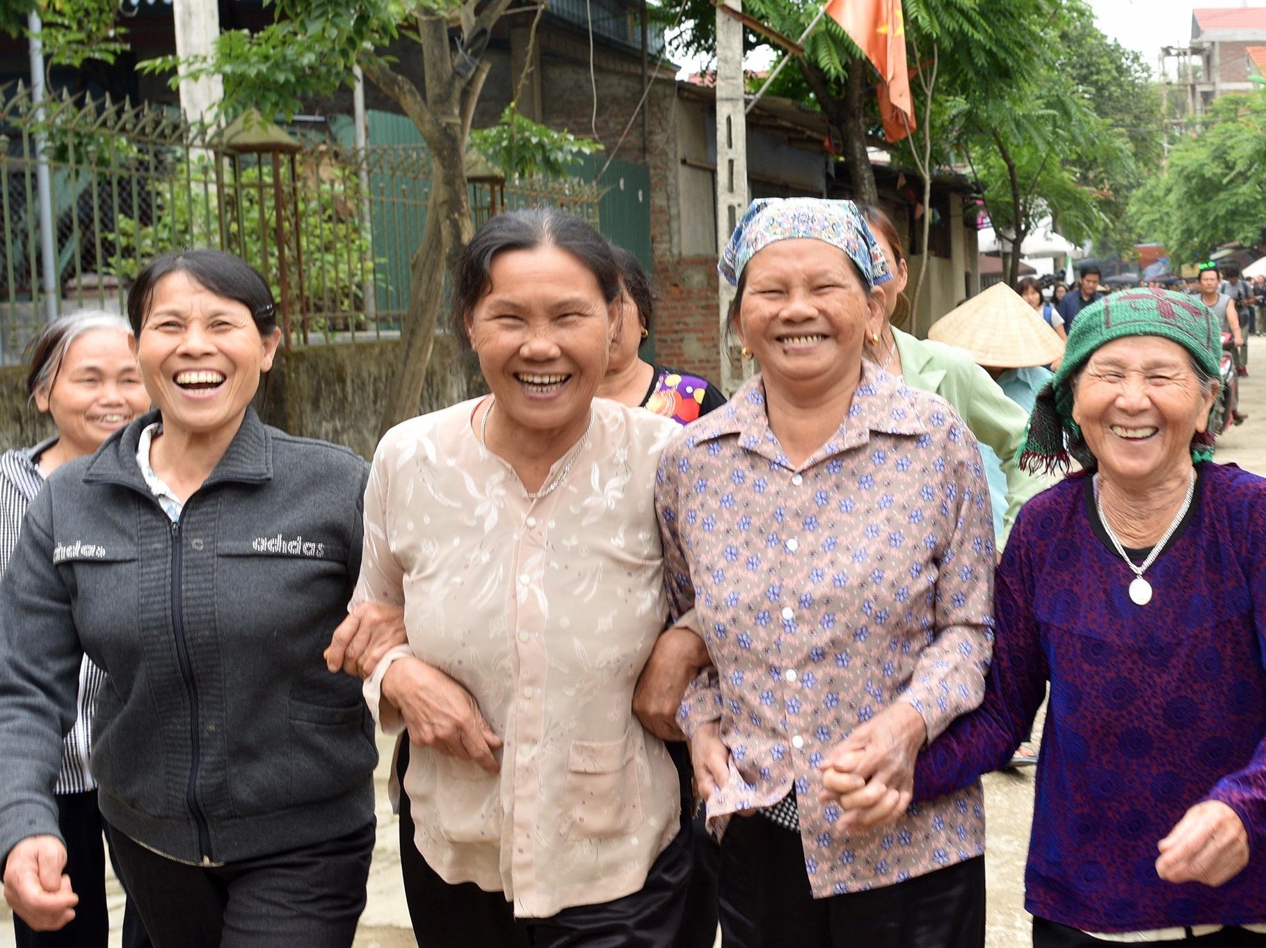 Nhip song ngay dau sau bien co o xa Dong Tam hinh anh