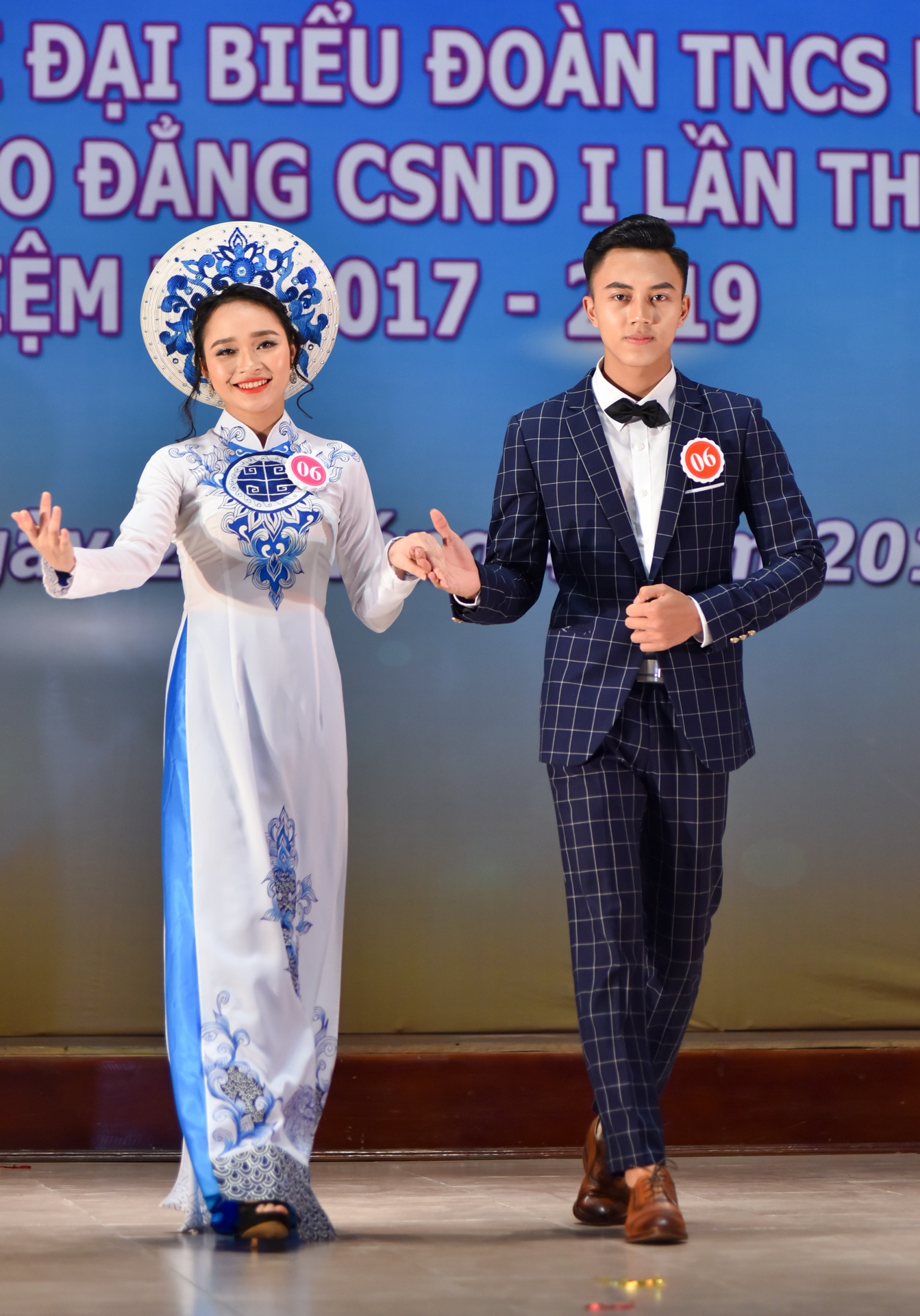 nu canh sat tuong lai dung chan dap ngoi anh 2