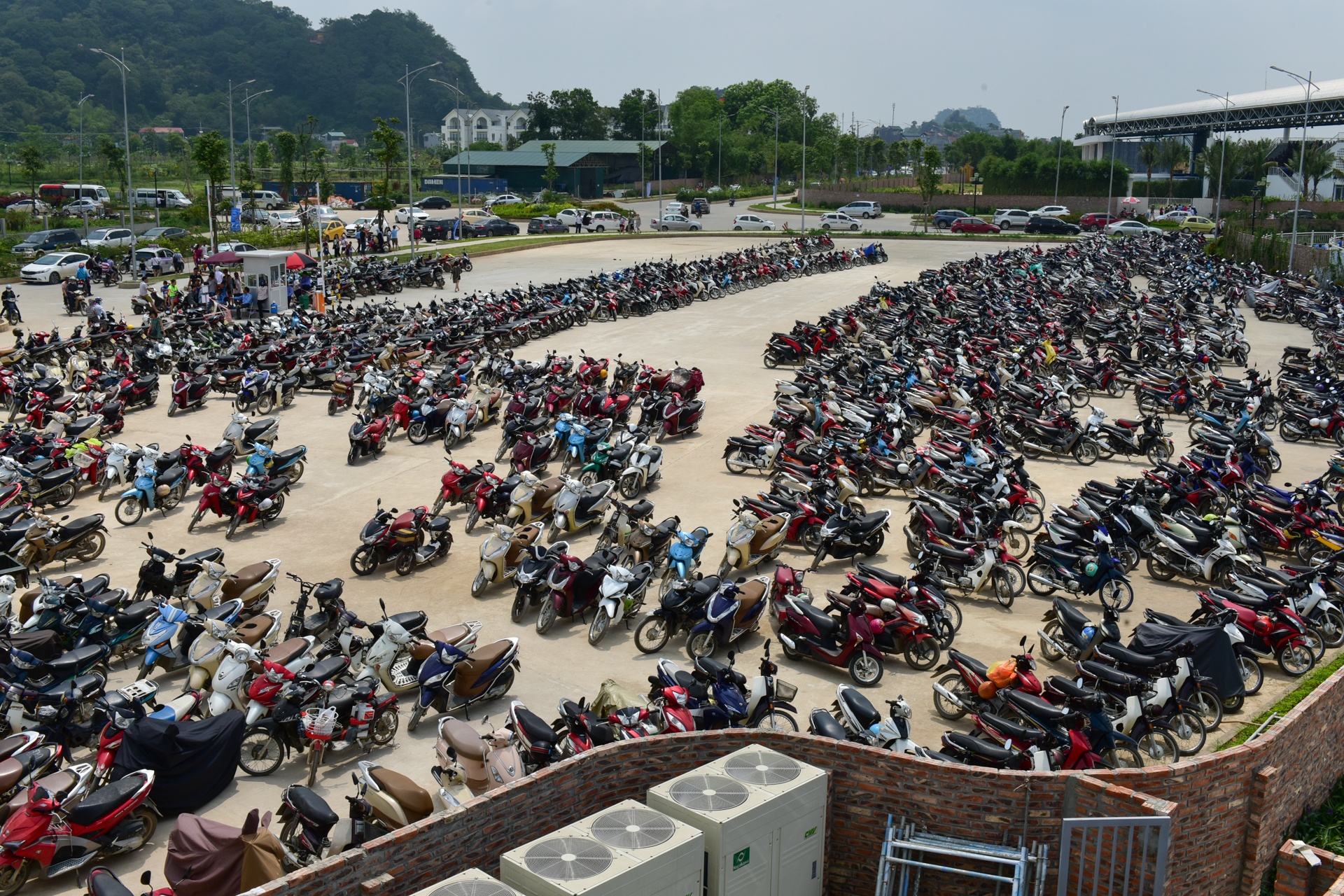 bai bien nhan tao o ha noi anh 15