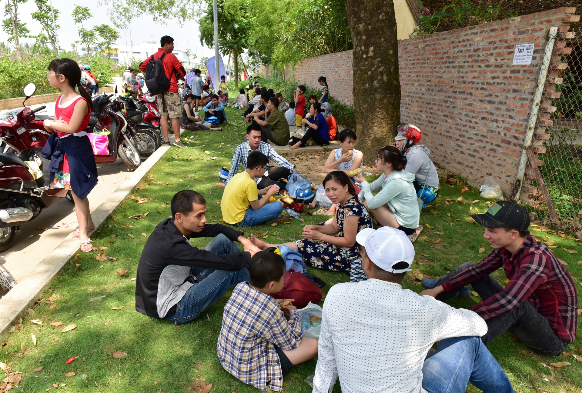 bai bien nhan tao o ha noi anh 9