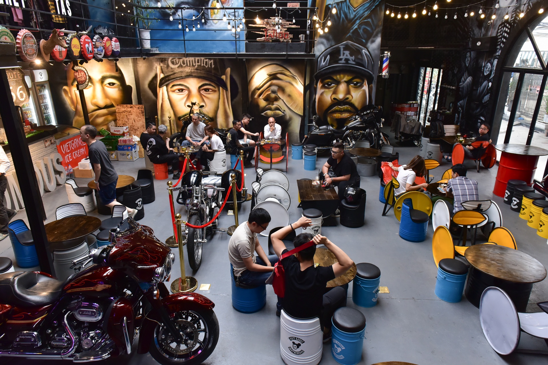 Can canh khu vui choi, mua sam moi cho gioi tre o Ha Noi hinh anh