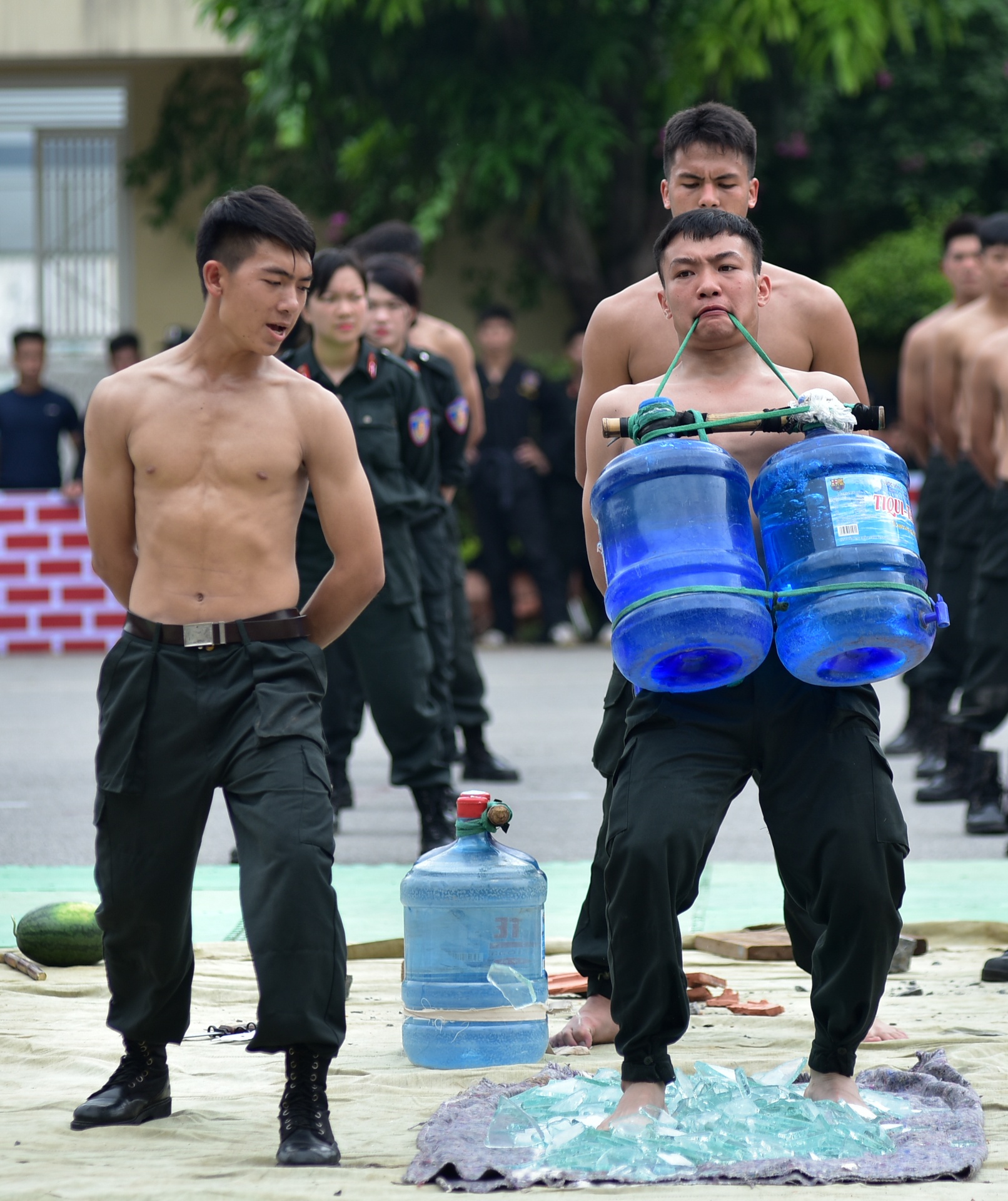 canh sat tuong lai bieu dien vo thuat anh 7