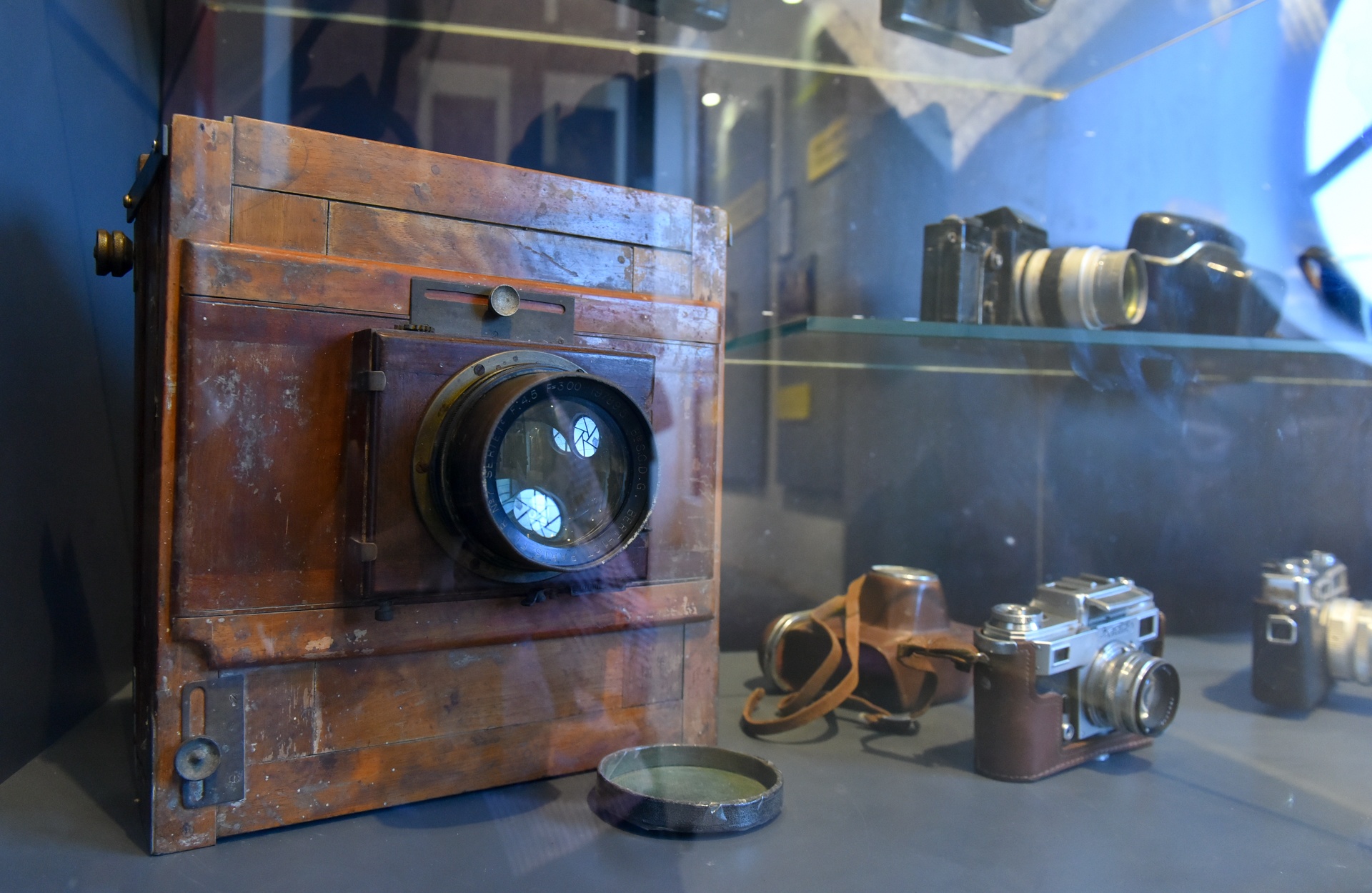 Dan lang gop 3 ty xay bao tang nhiep anh hinh anh