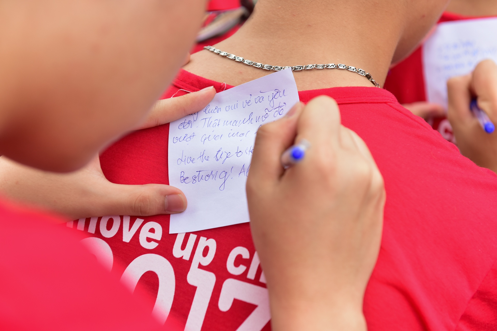 hoc sinh chuyen nguyen hue om nhau khoc anh 4