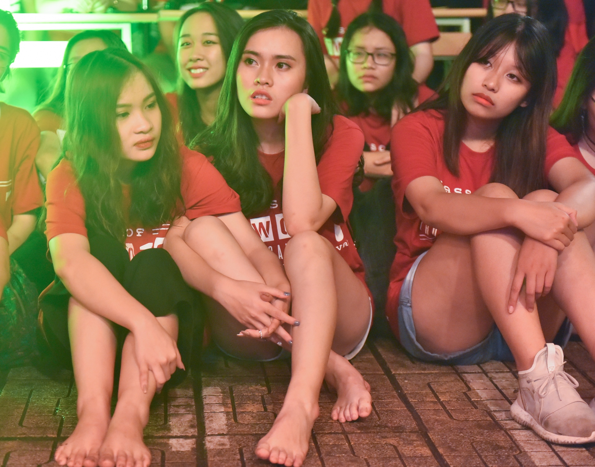 hoc sinh cuoi cap khoc nuc no anh 6