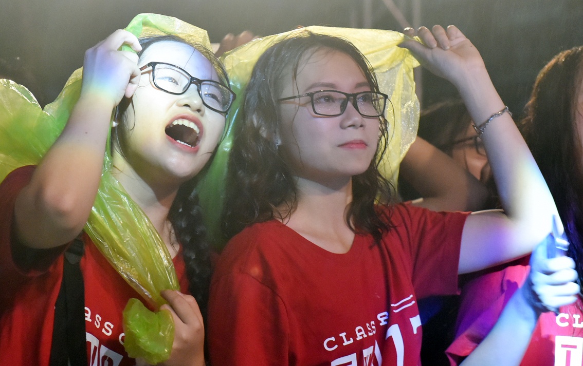 Thoi khac chia tay tuoi 'nhat quy nhi ma' hinh anh