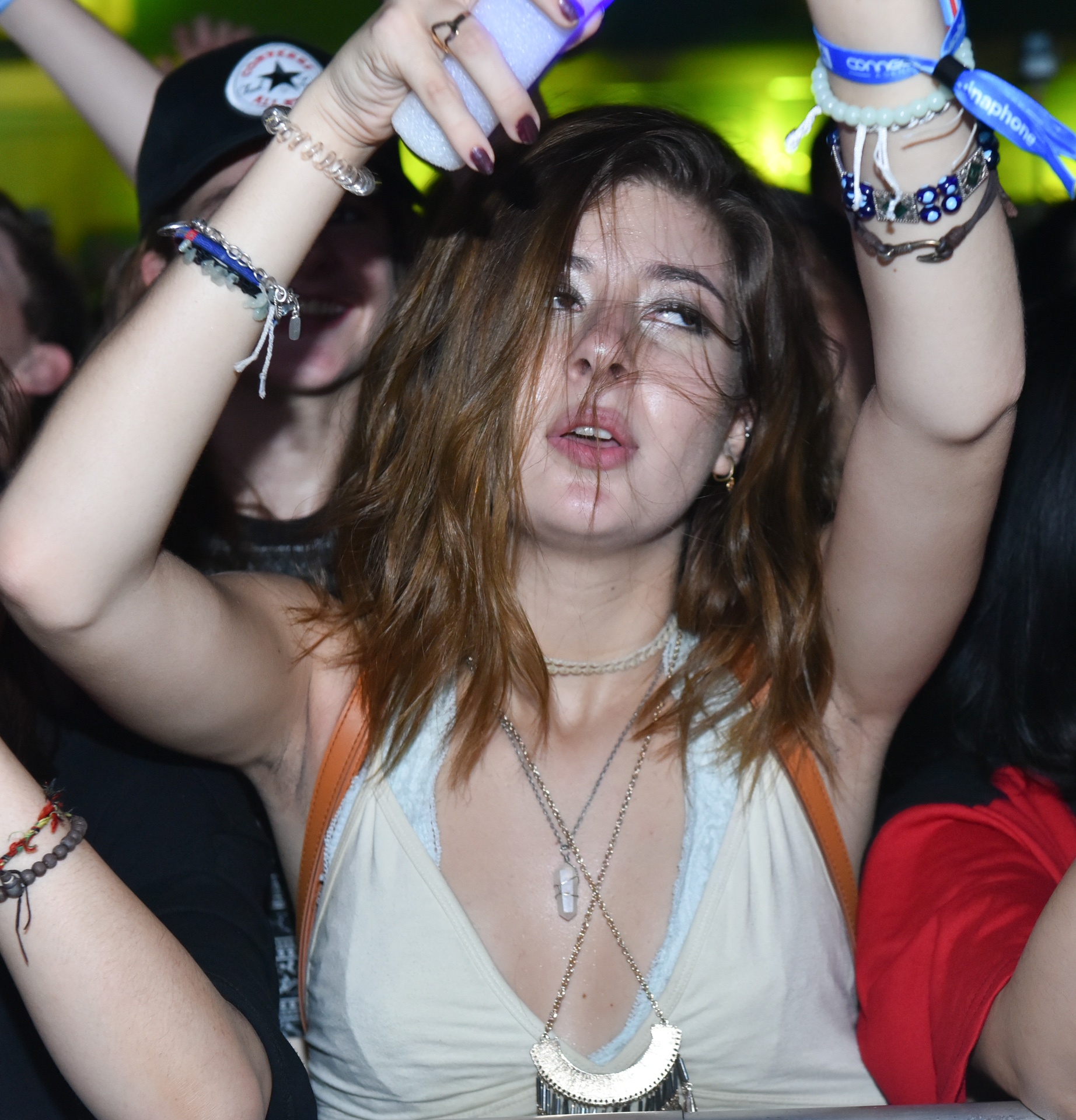 nhung co gai nong bong trong dem nhac Hardwell anh 5