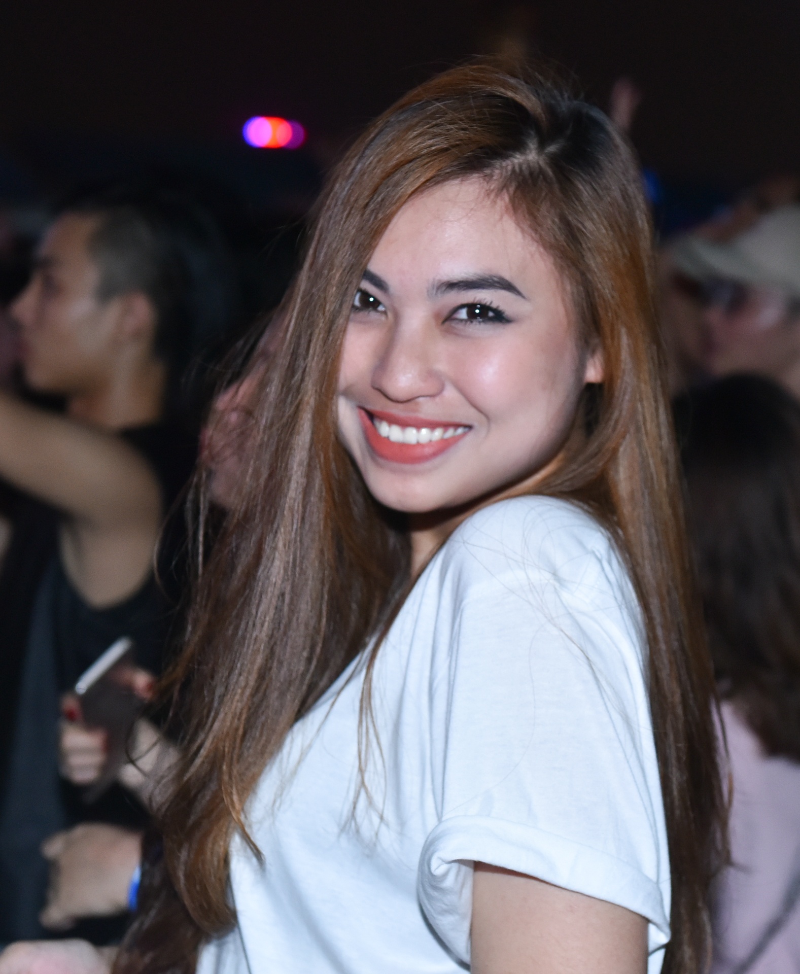 nhung co gai nong bong trong dem nhac Hardwell anh 6