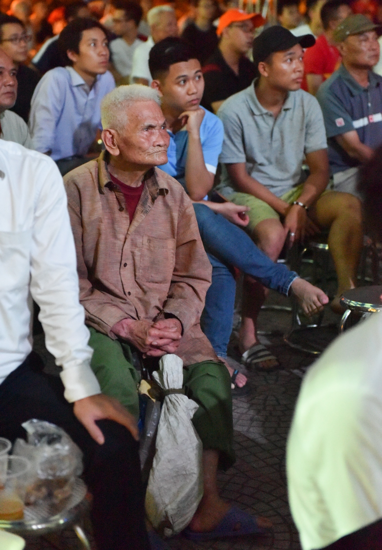 ban gai Quang Hai co vu u20 Viet Nam anh 11