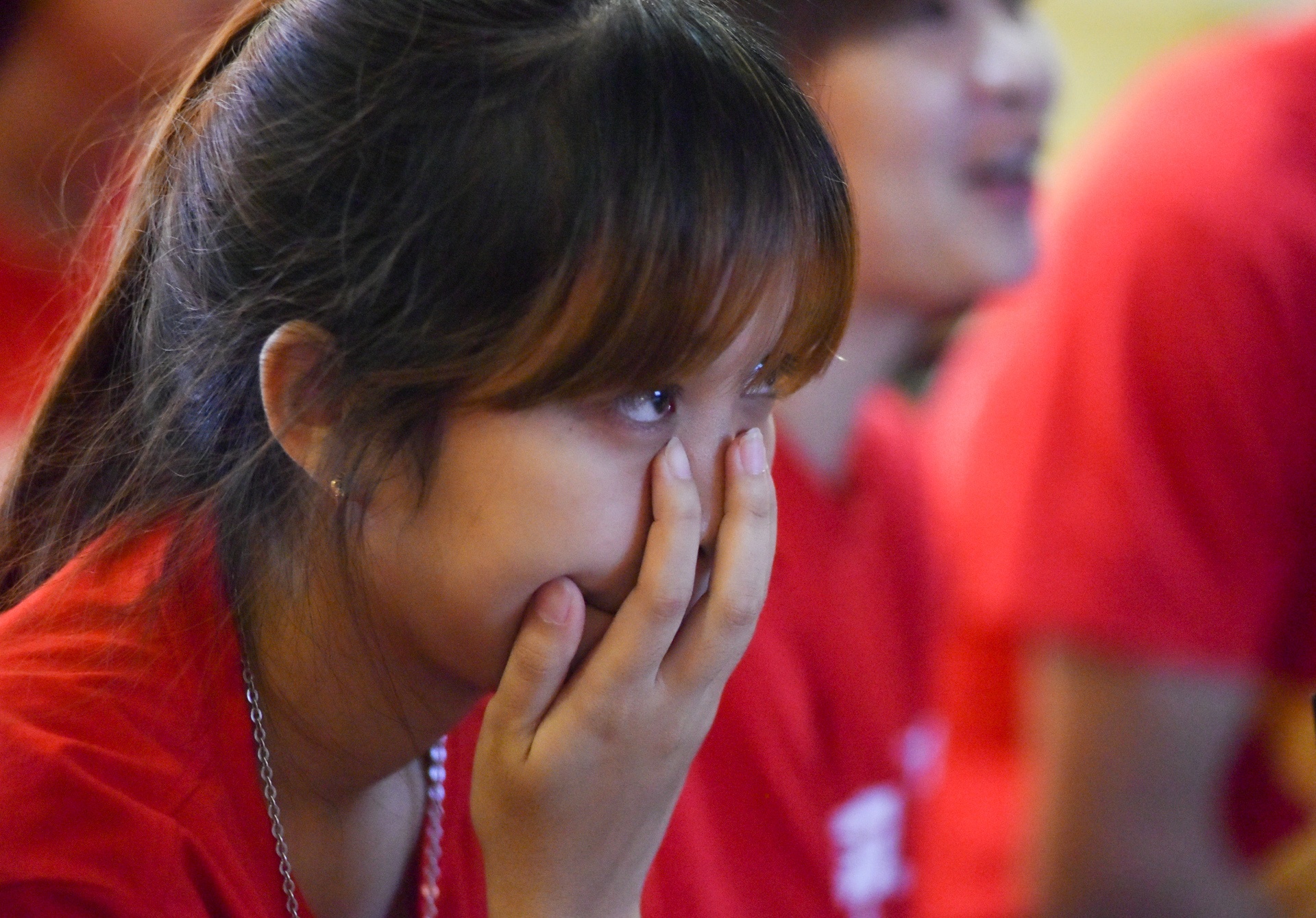 Co dong vien buon ba sau tran thua dam U20 Phap hinh anh