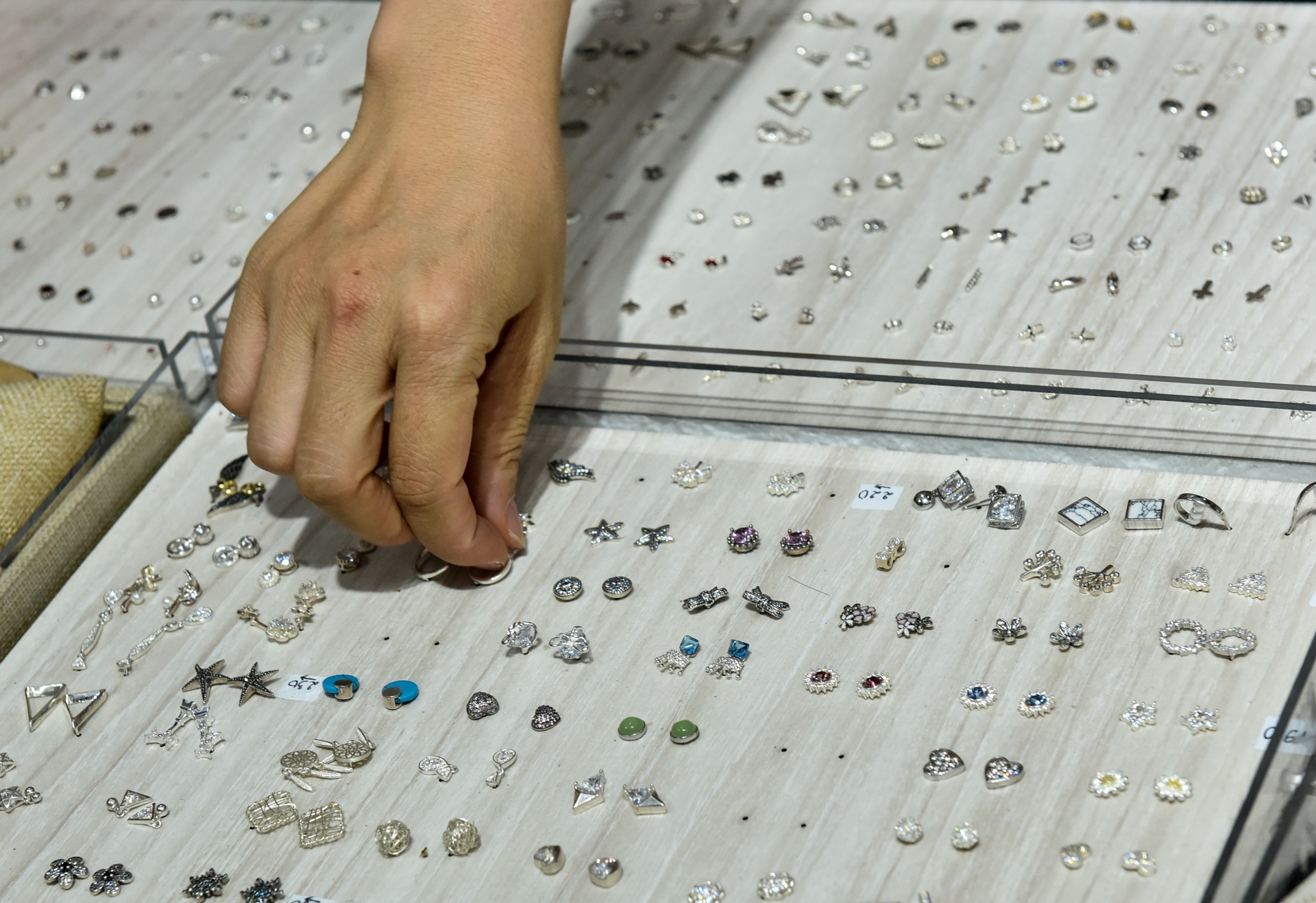 hoi cho cuoi tuan Sai Gon ra Ha Noi anh 6