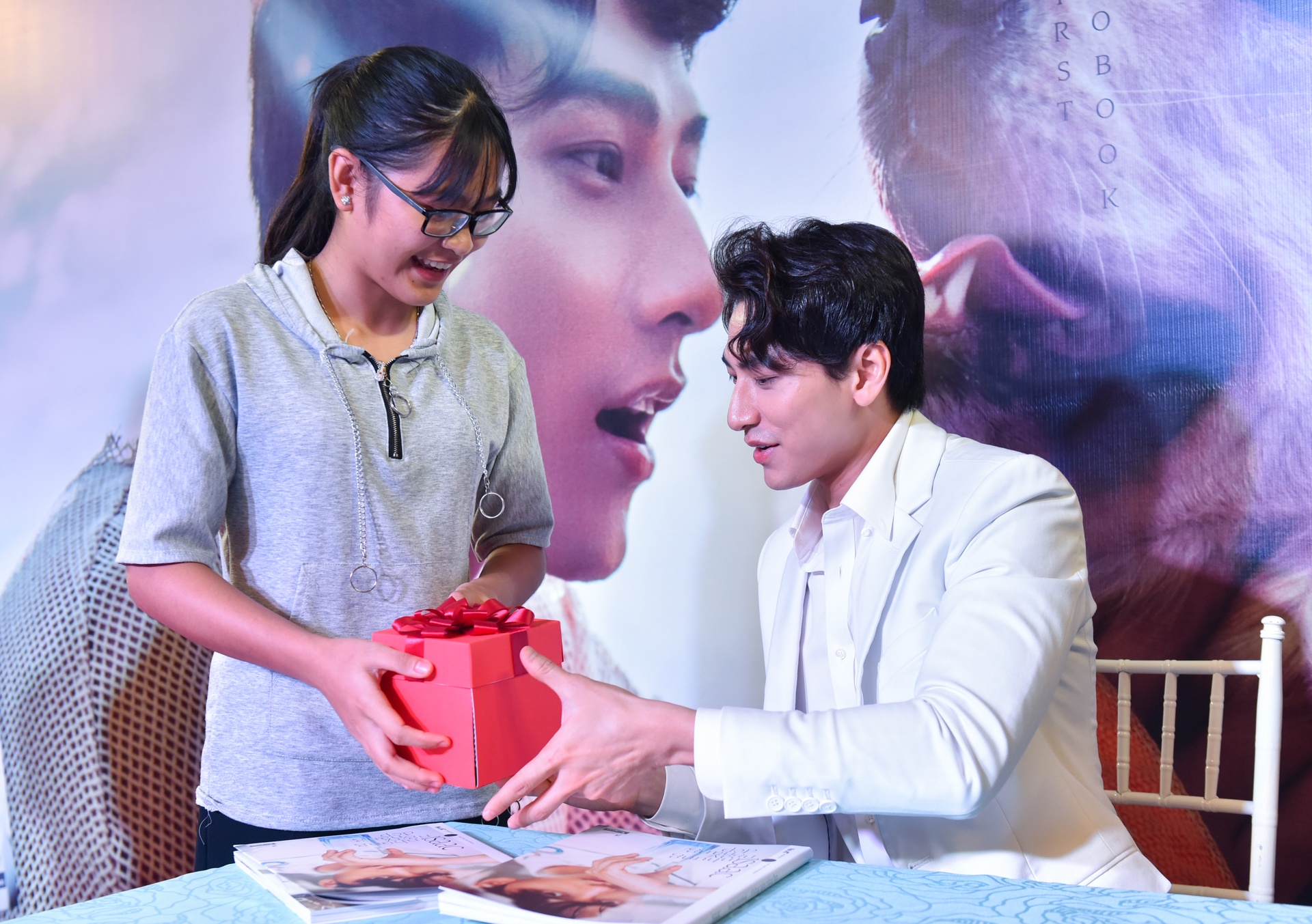 Issac lam sach anh anh 10