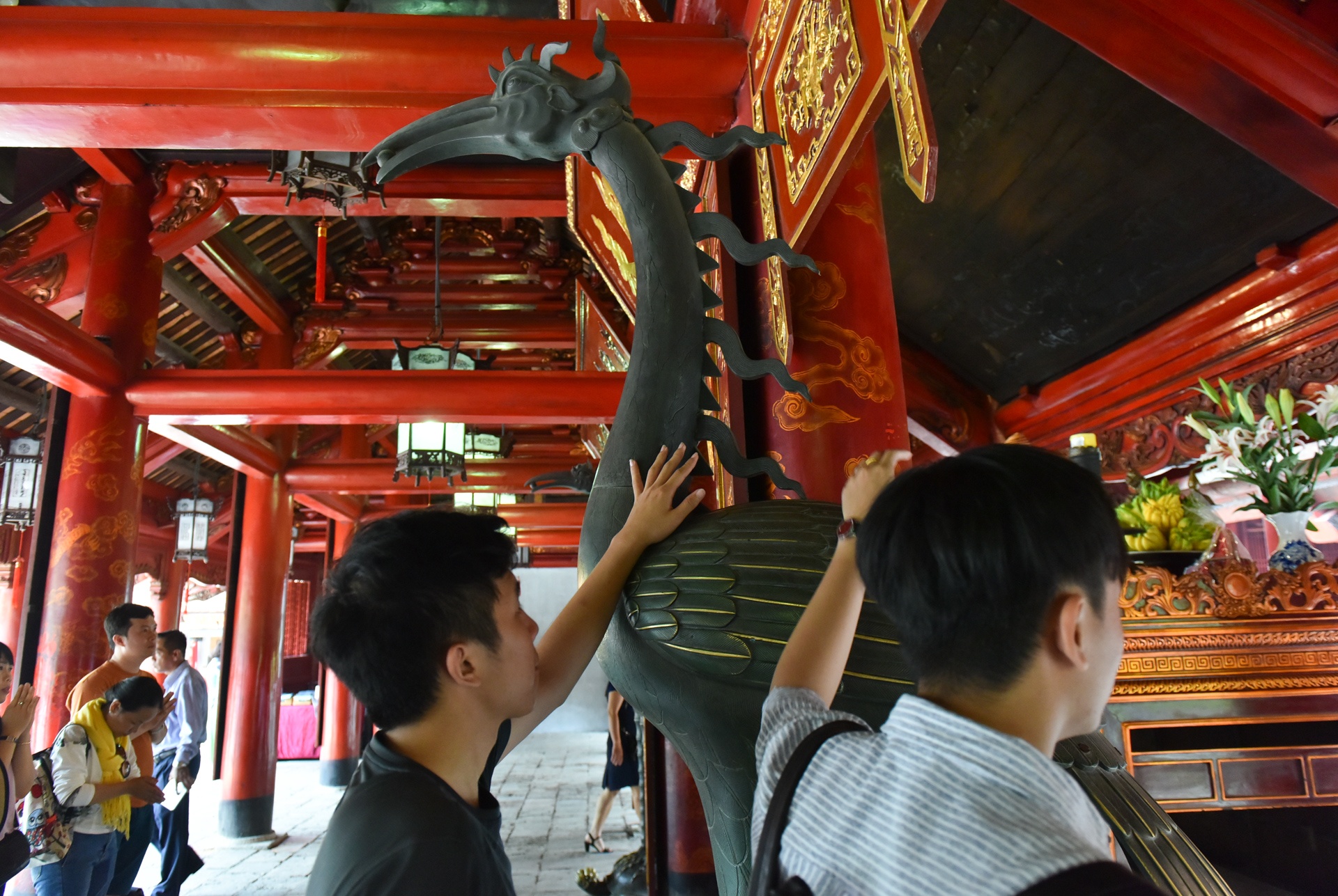 si tu den van mieu cau may anh 8