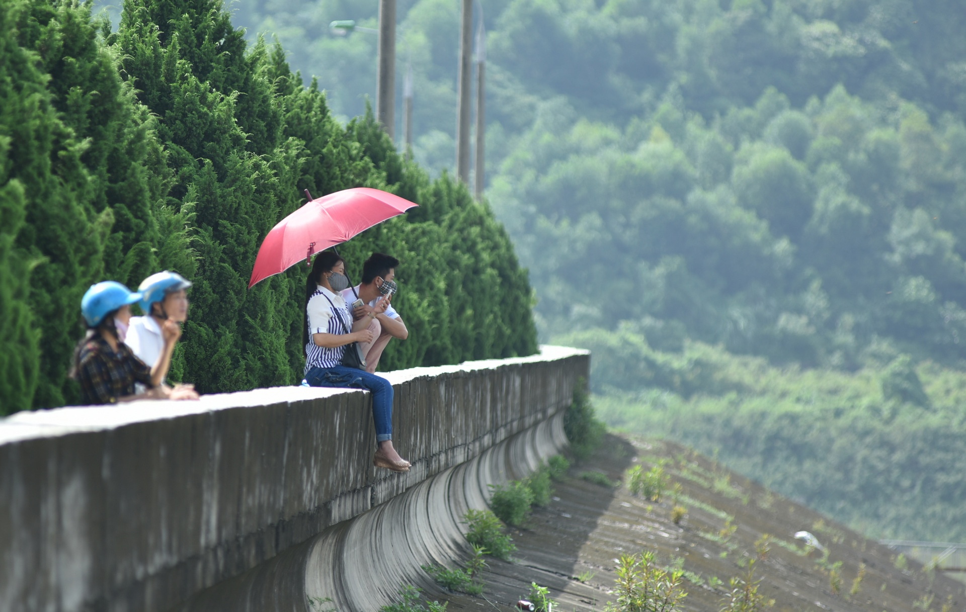 bat chap nguy hiem xem thuy dien Hoa Binh xa day anh 15