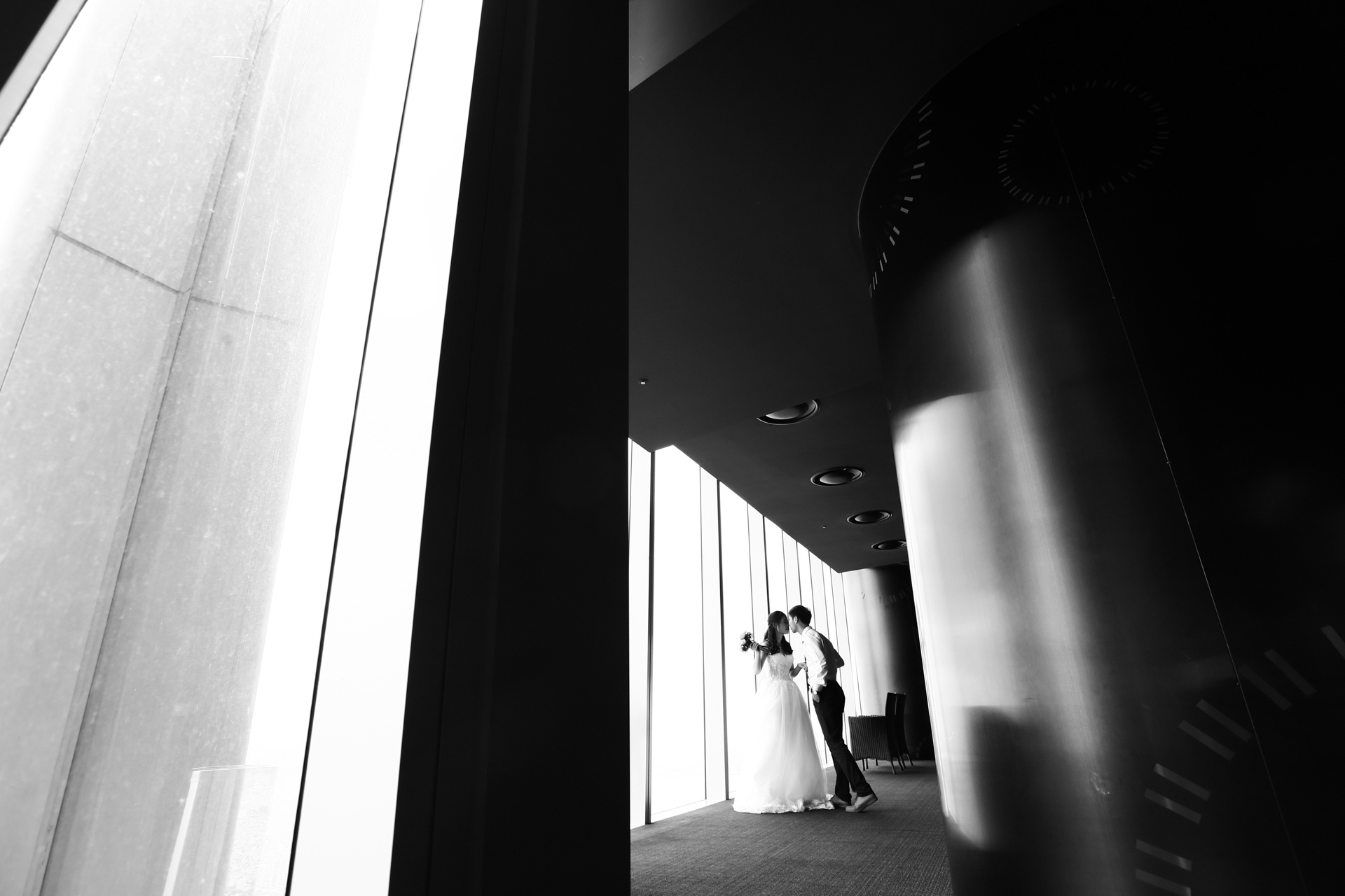 chup anh cuoi tap the ben ho guom anh 4