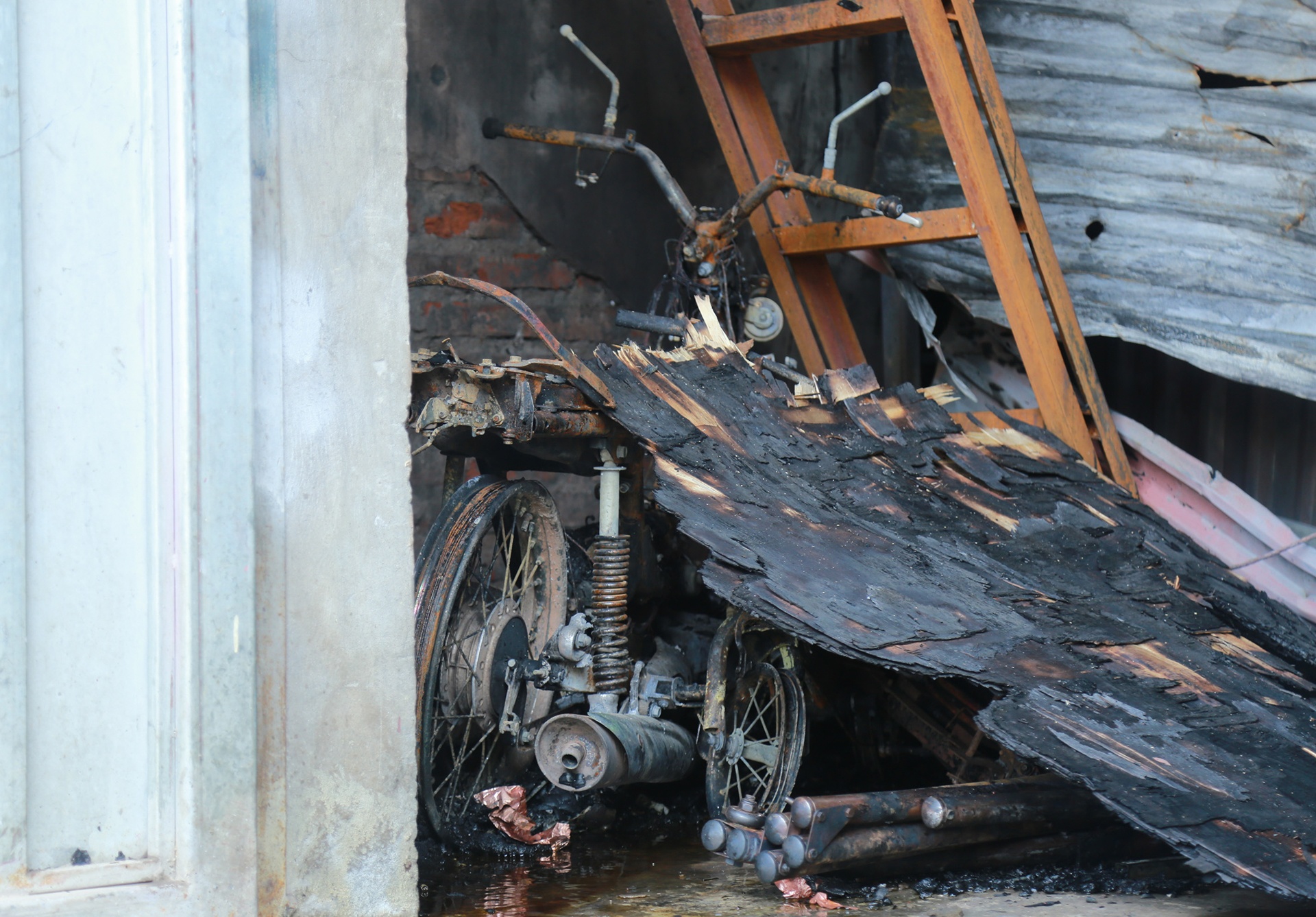 hien truong vu chay o hoai duc anh 8