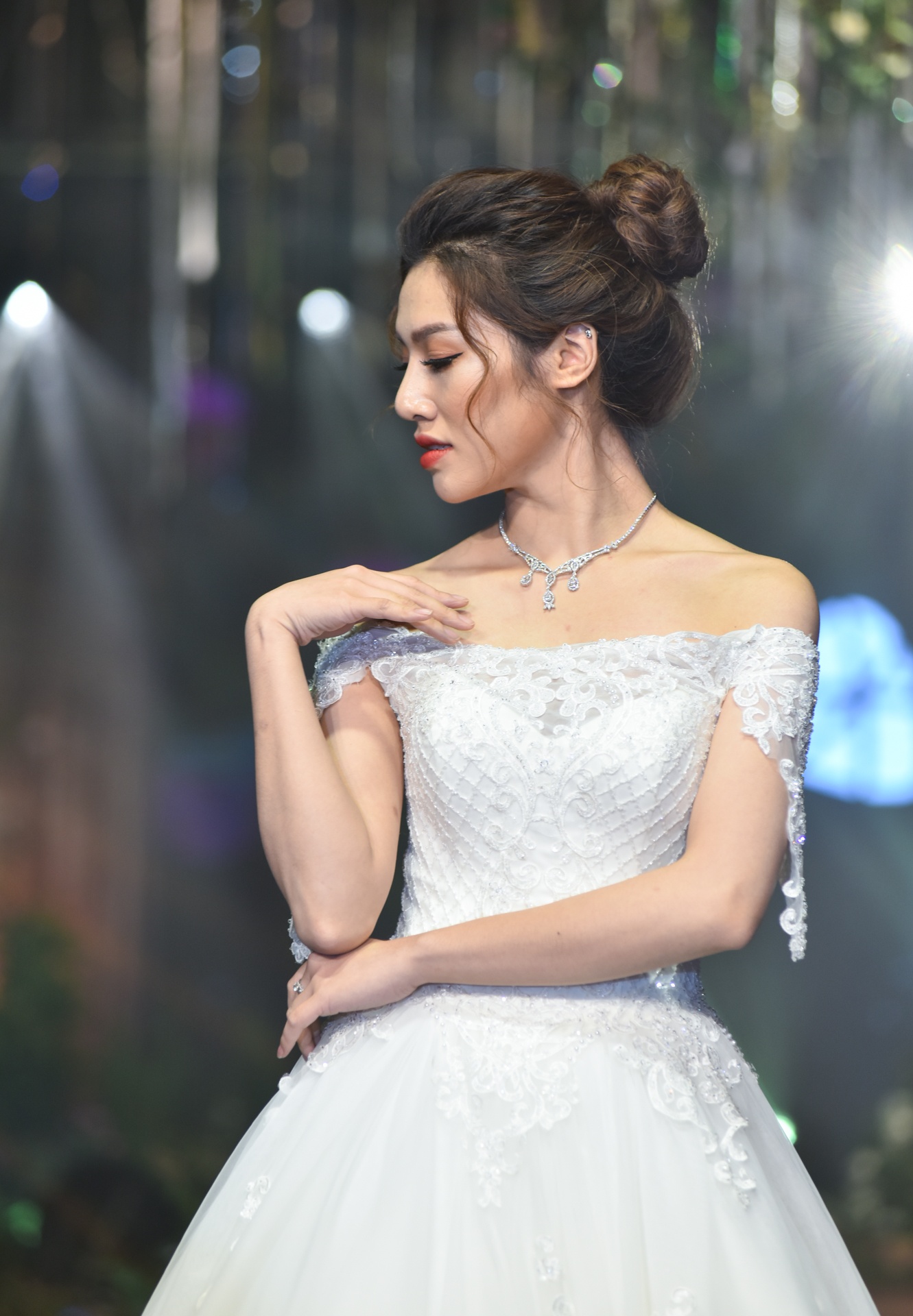 nhung mau vay cuoi moi nhat nam 2017 anh 11