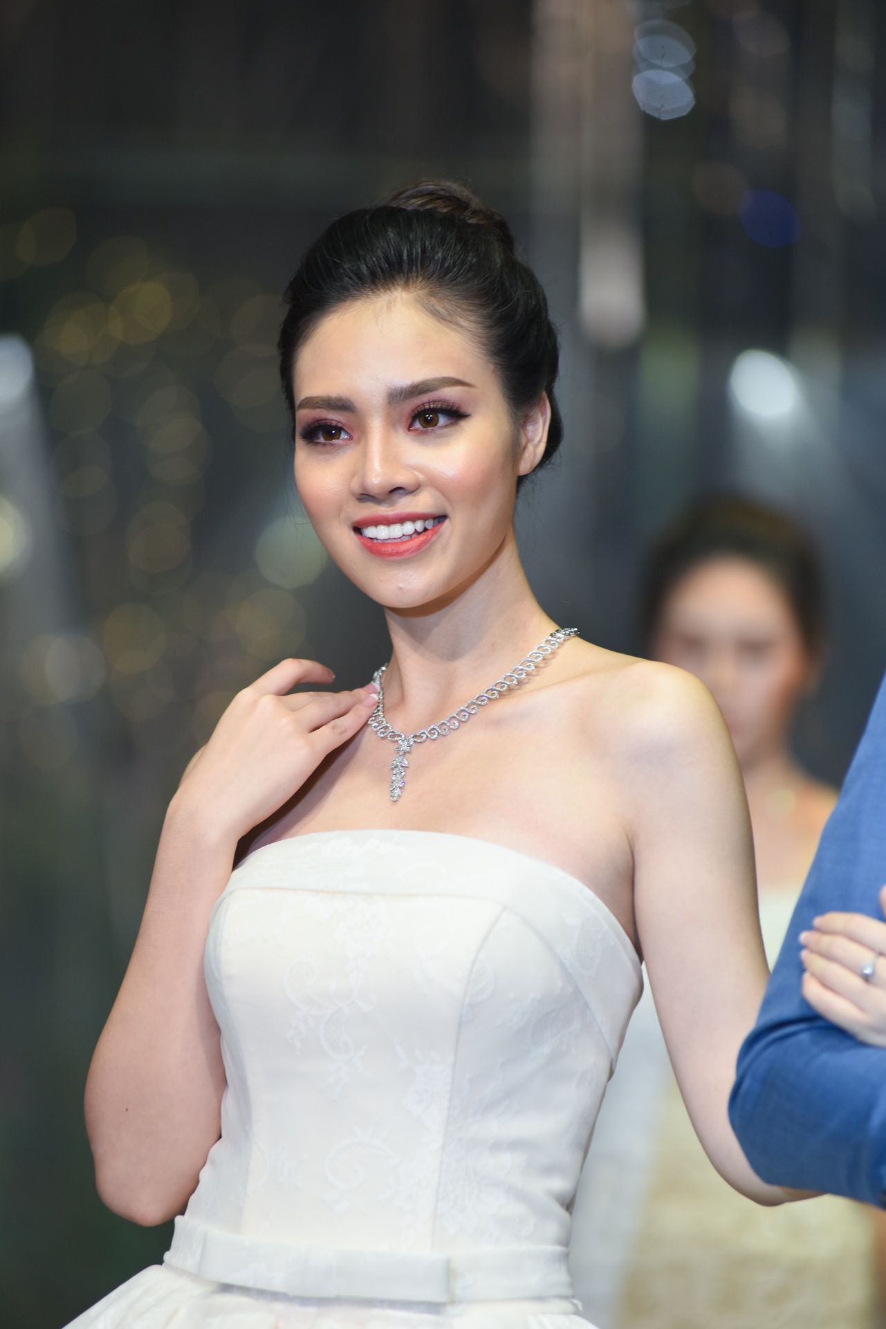 nhung mau vay cuoi moi nhat nam 2017 anh 12