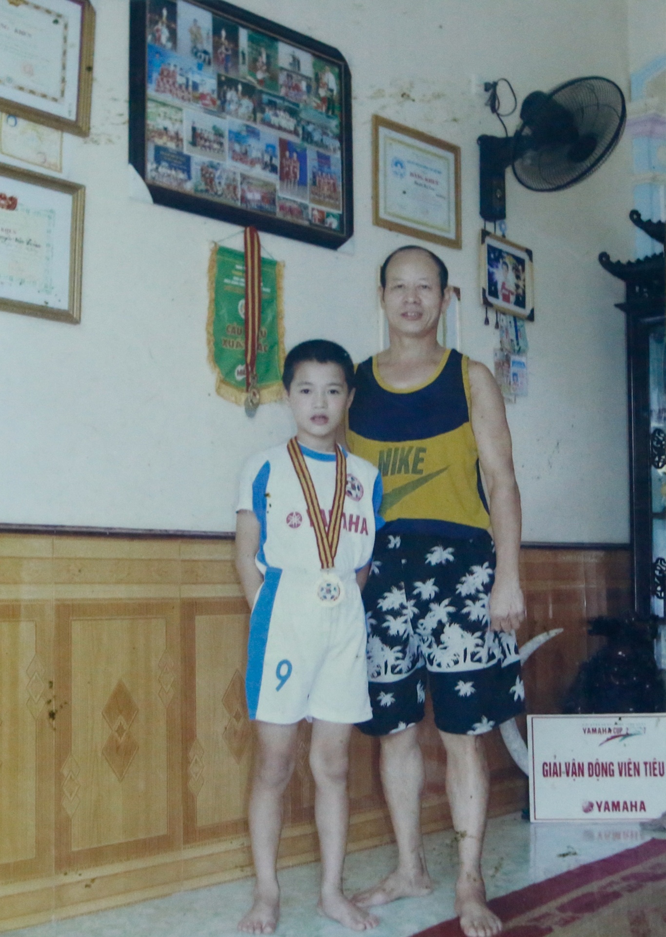 hinh anh au tho cua van toan anh 3