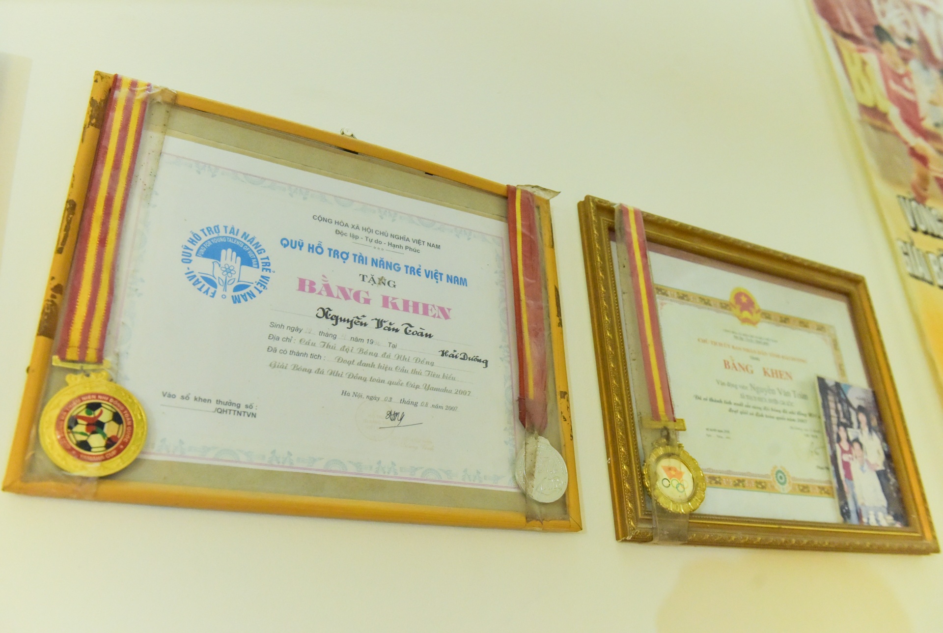 hinh anh au tho cua van toan anh 4