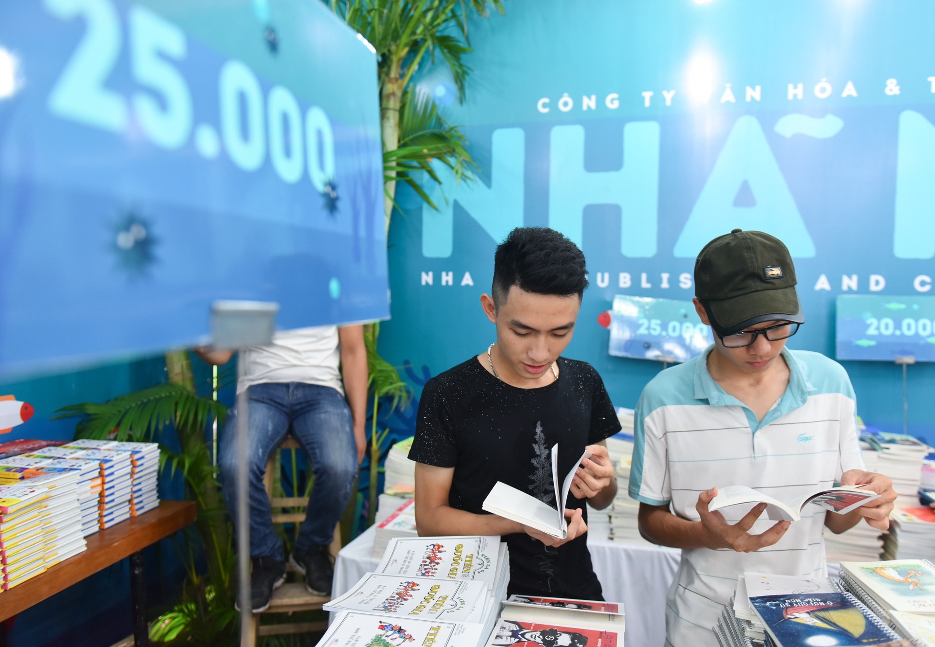 Hội chợ sách quốc tế việt nam 2017 ảnh 9 Hoi cho sach quoc te viet nam 2017 anh 9