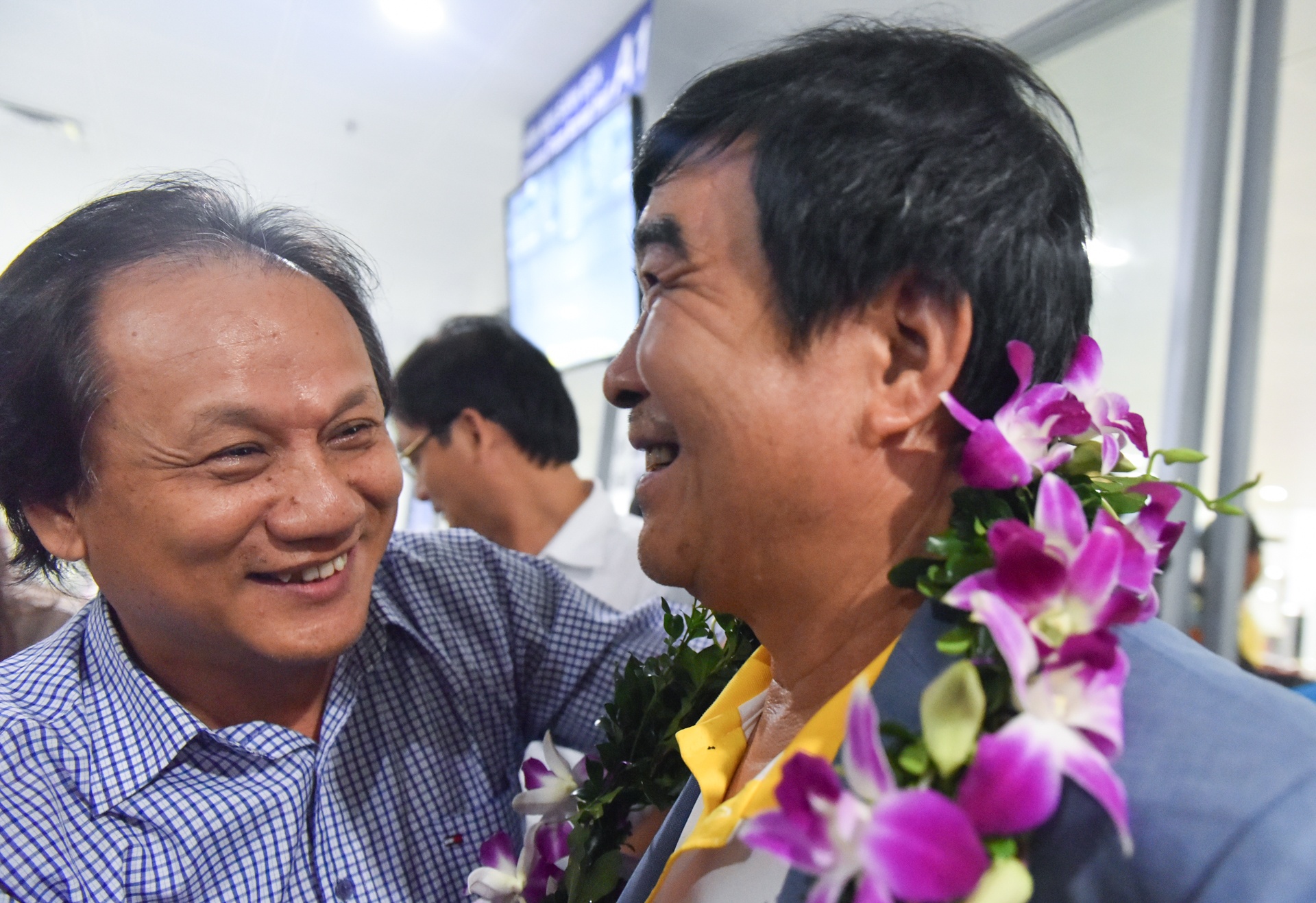 doi bong da nu tro ve anh 5