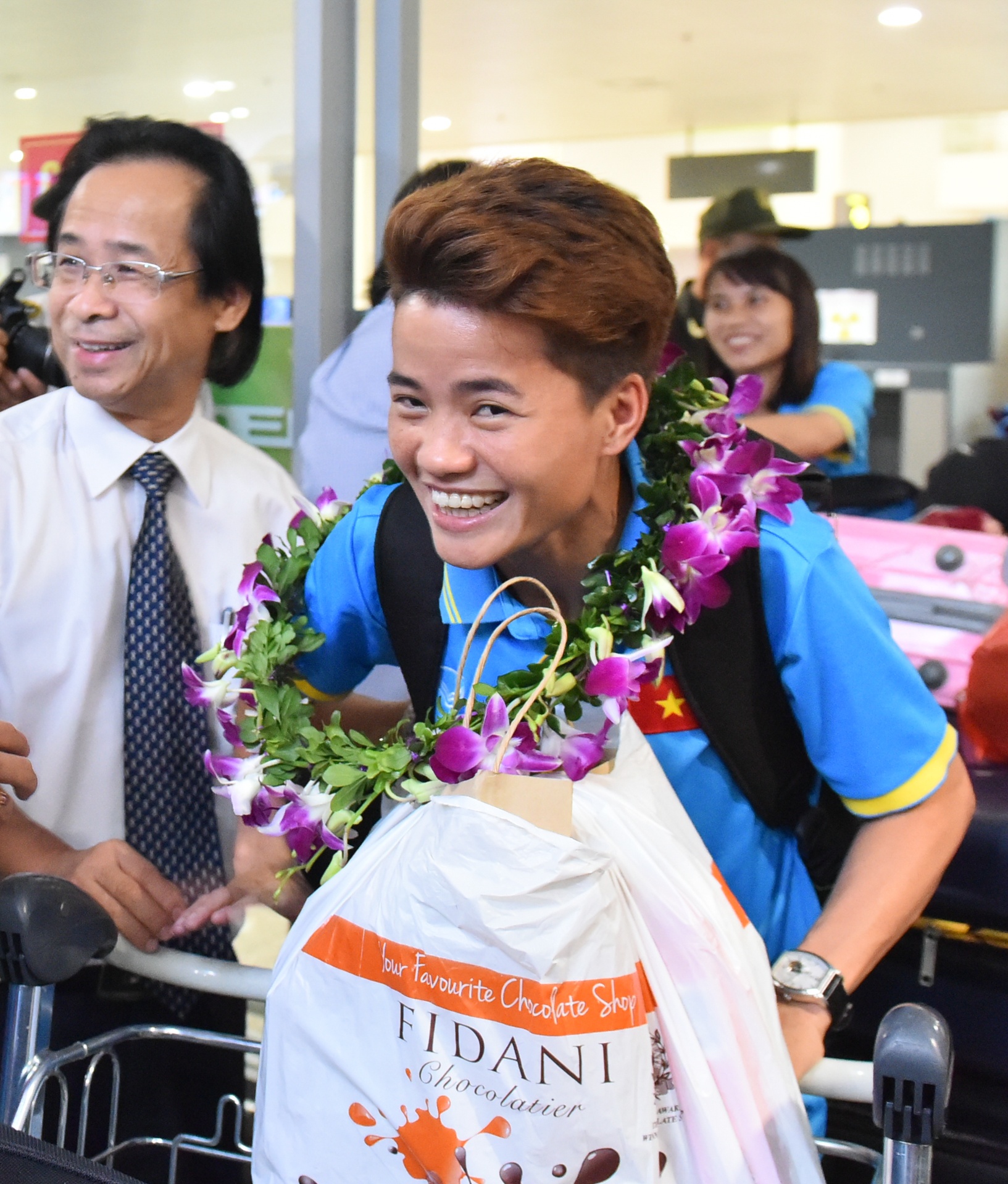 doi bong da nu tro ve anh 10