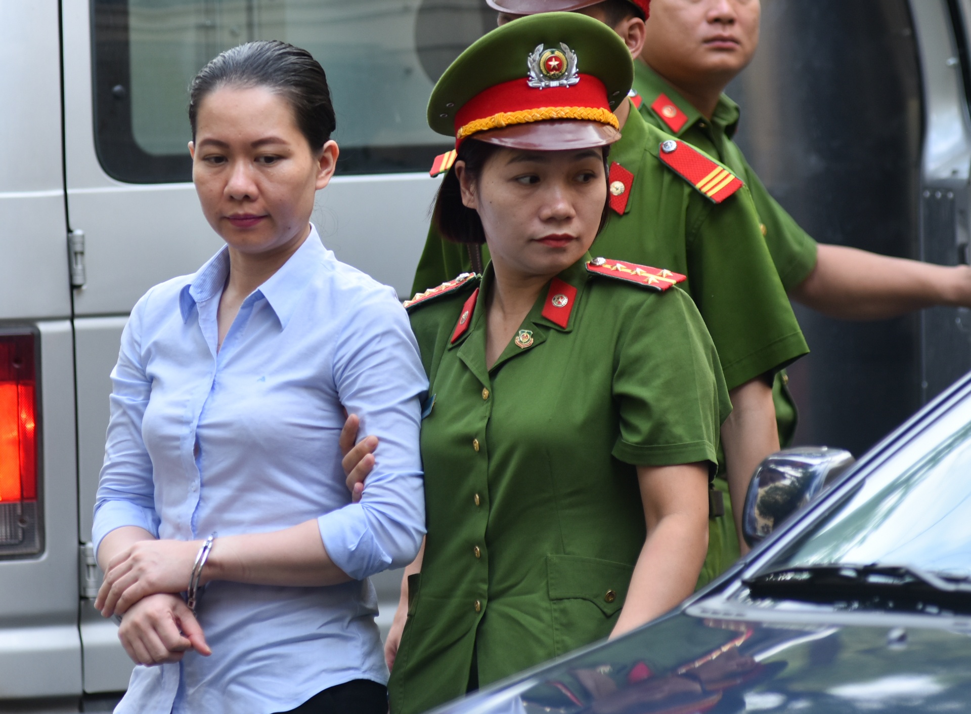 Nguyen Xuan Son khang dinh khong 'cai cam' nguoi vao Oceanbank hinh anh