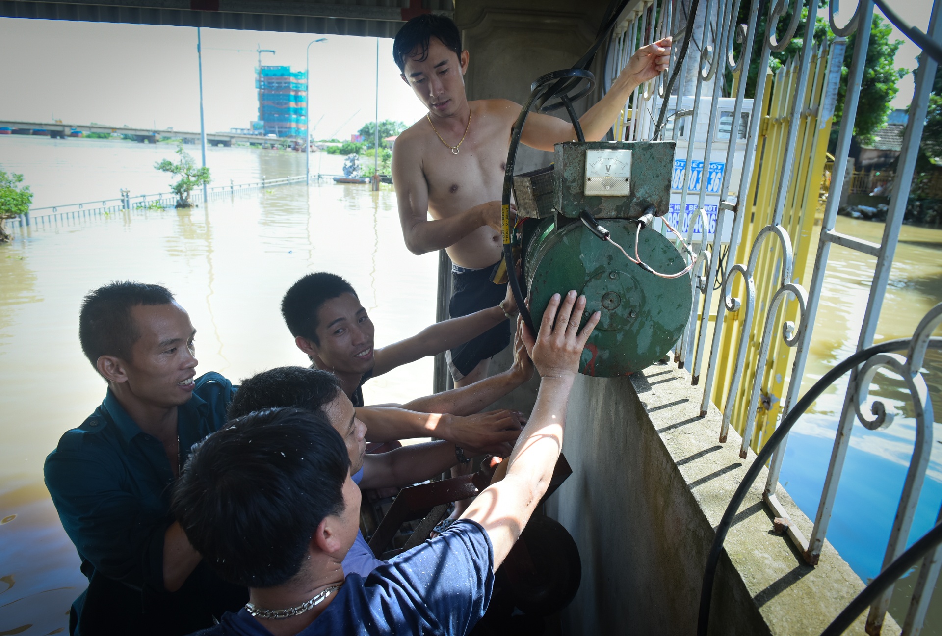 nuoc ngap den noc nha o Ninh Binh anh 13