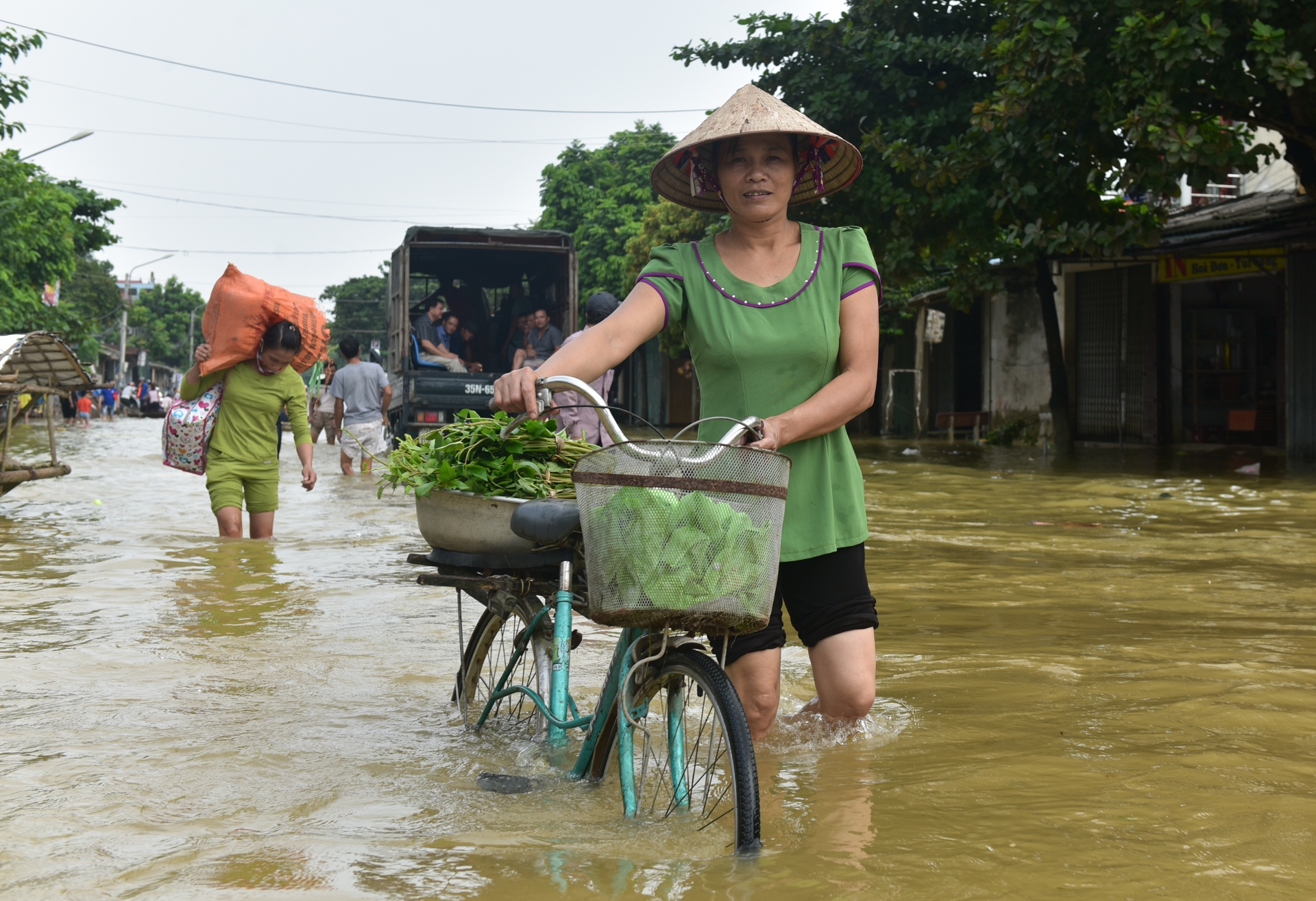 kiem tien trieu nho cho do qua duong anh 10