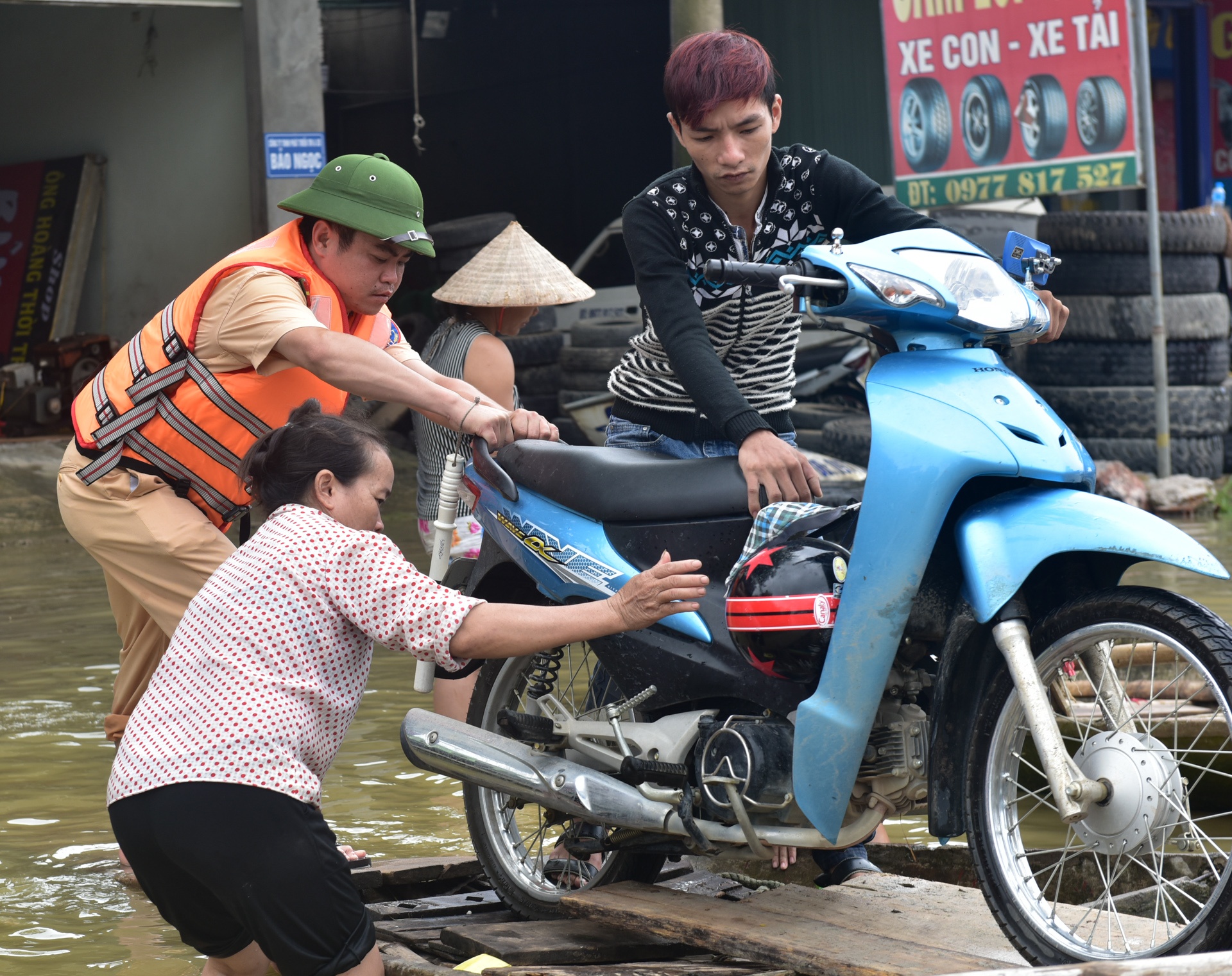 kiem tien trieu nho cho do qua duong anh 6