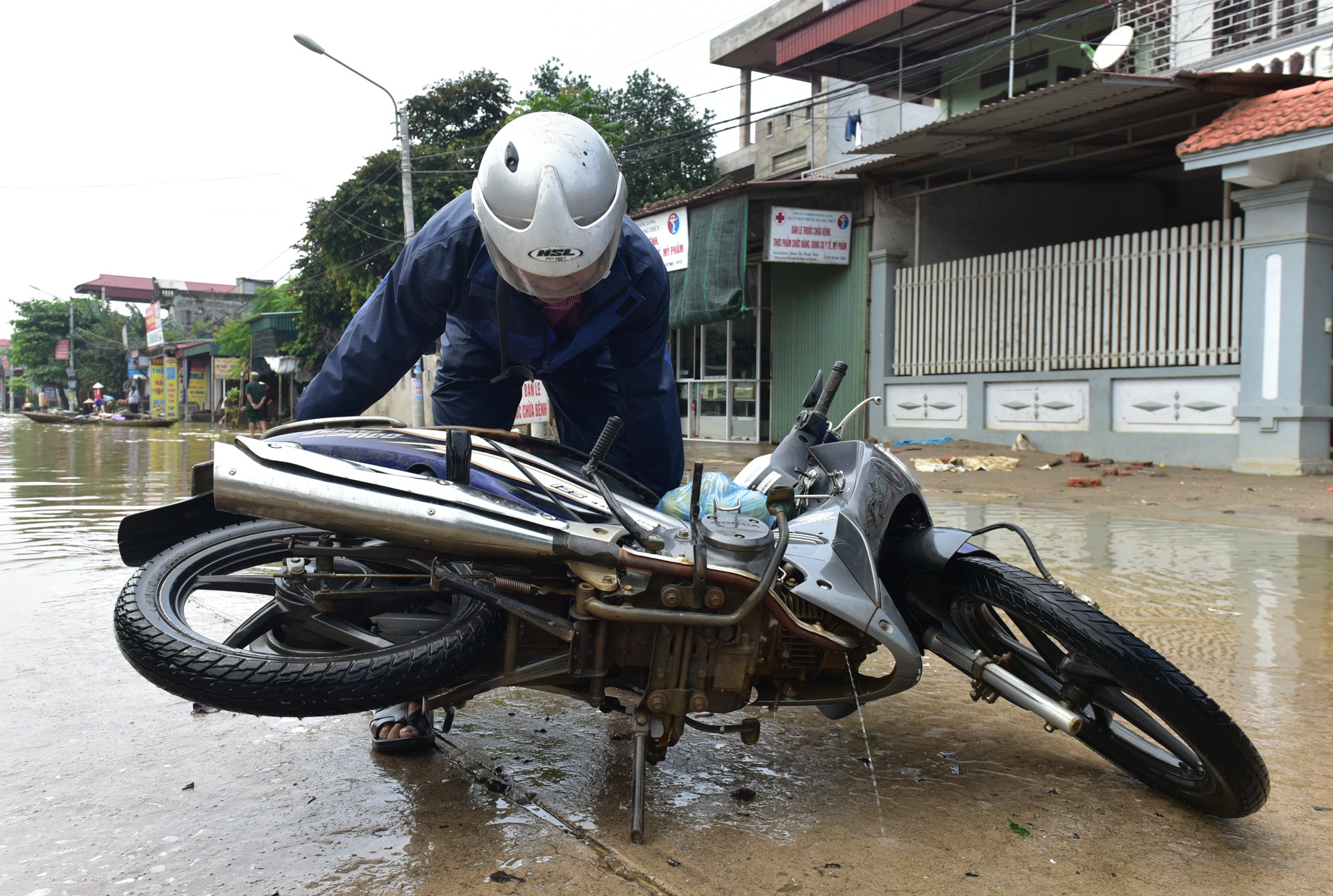 kiem tien trieu nho cho do qua duong anh 9