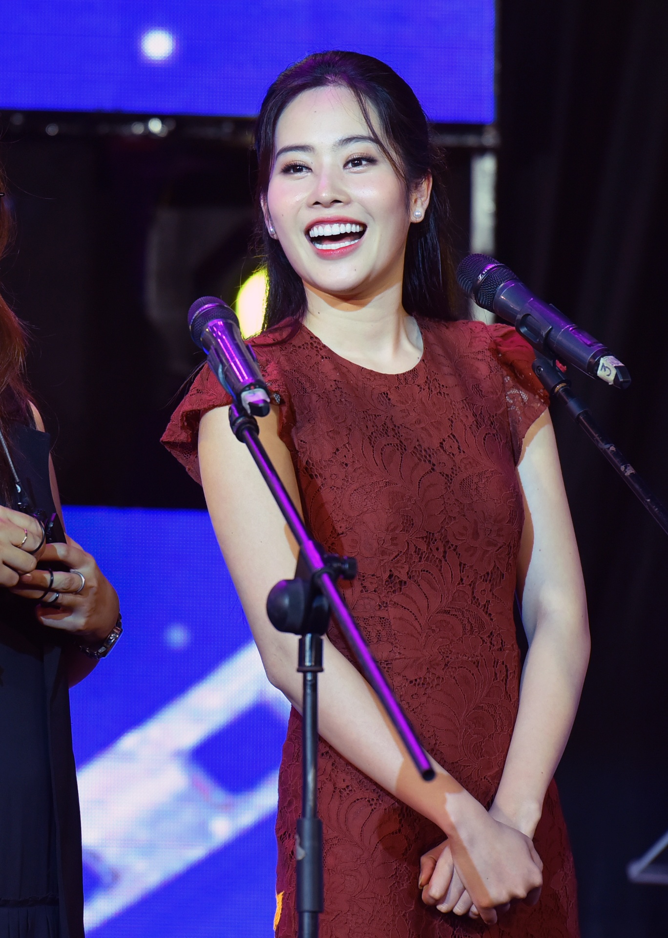 Dong Nhi hat Co ba Sai Gon anh 9