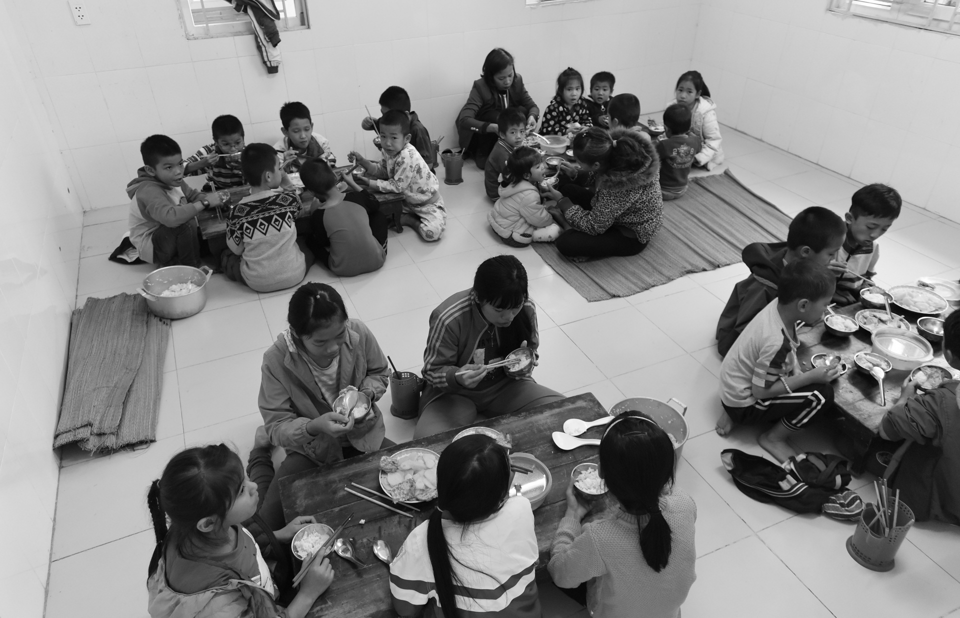 tre em nhiem HIV anh 17