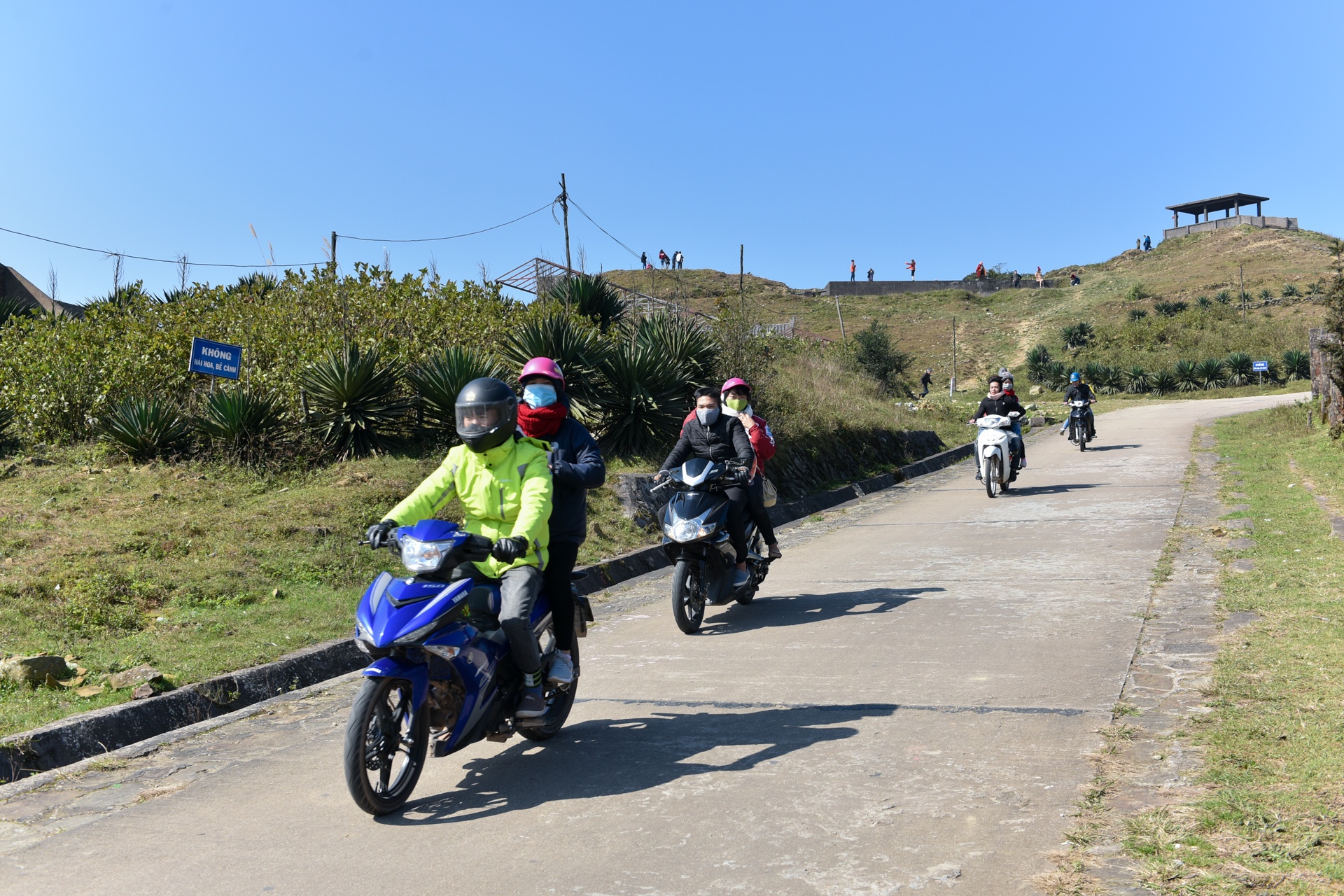 nha nghi bo hoang tren dinh Mau Son anh 3