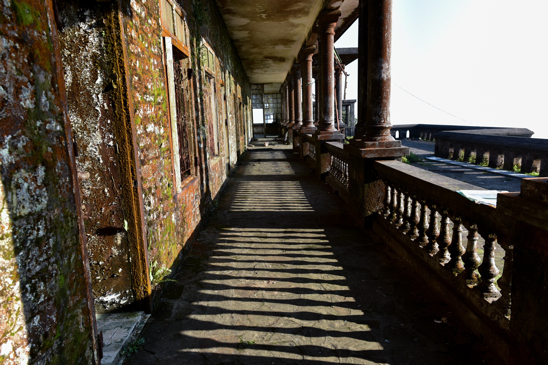 nha nghi bo hoang tren dinh Mau Son anh 9