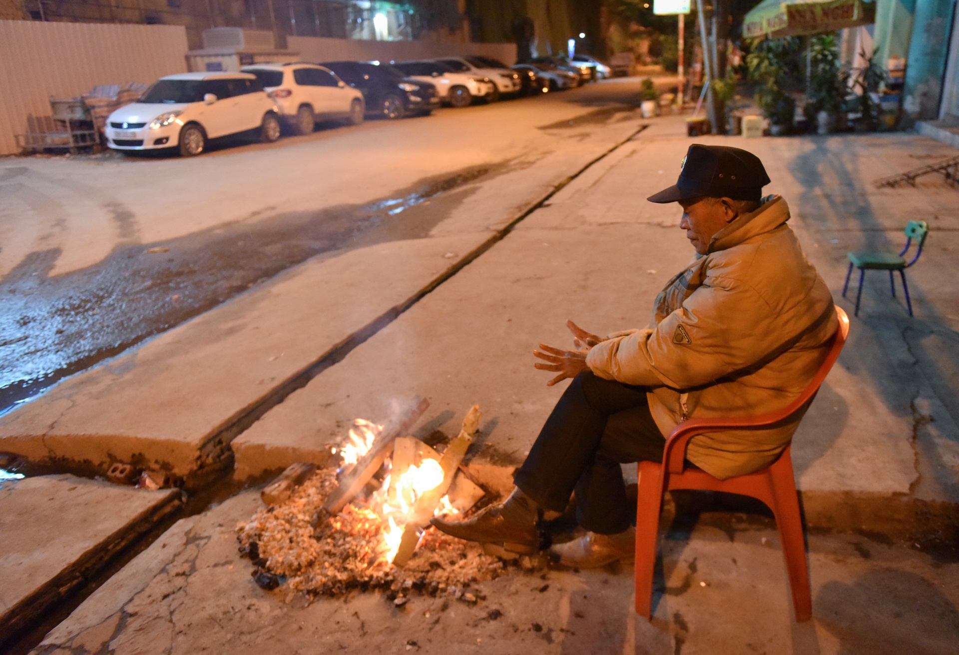 Muu sinh trong dem dong Ha Noi anh 7